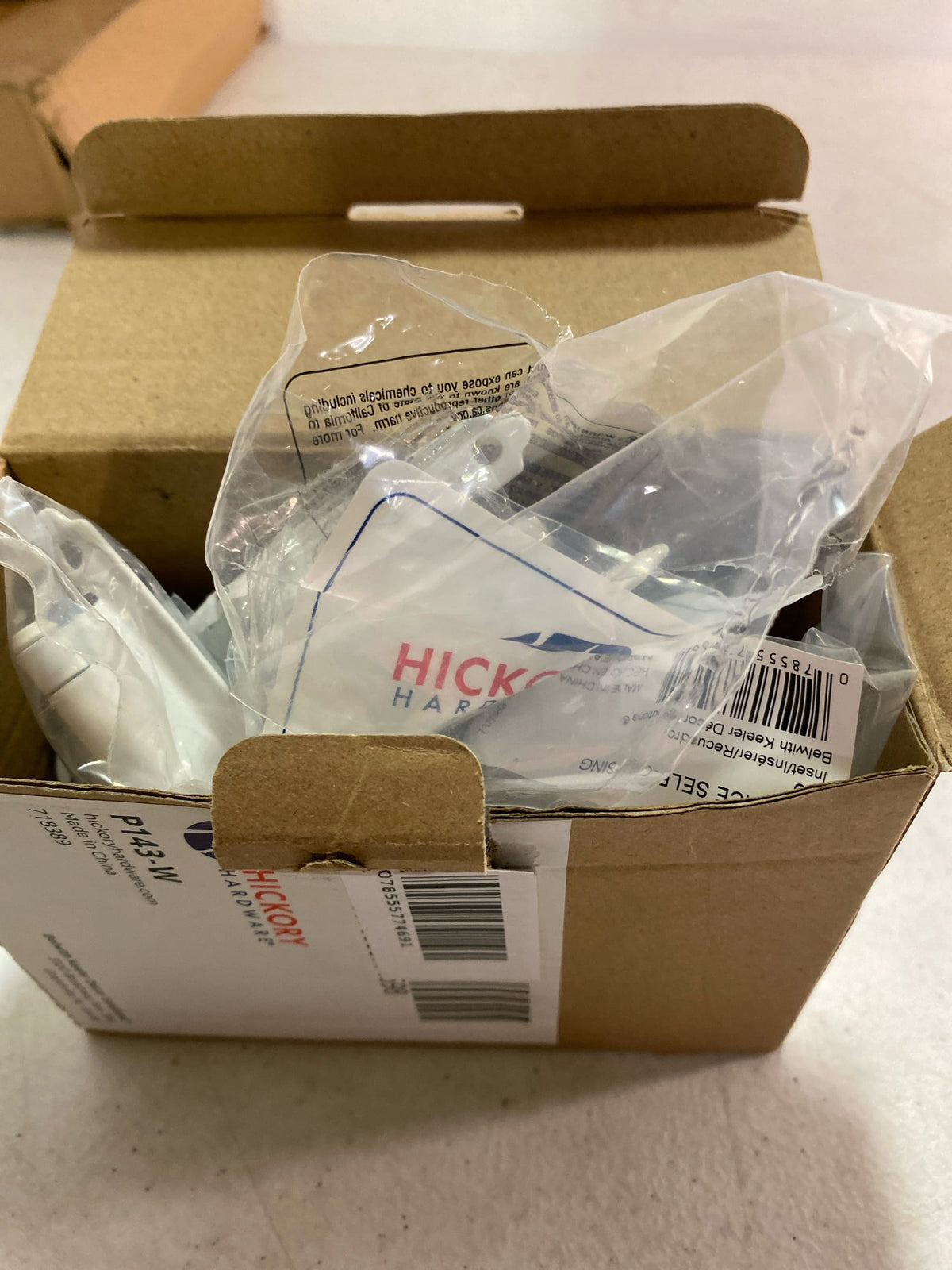 Hickory Hardware P143-W Partial Inset Traditional Cabinet Door Hinge with Self Closing Function (Package of 2) - White