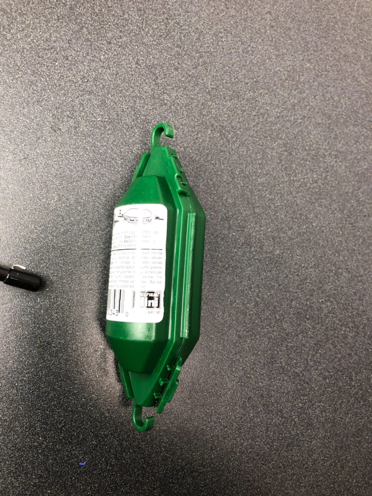 Twist and seal TSM-1000-G-B-L Mini Holiday and Christmas Light Cord Protection and Plug Cover
