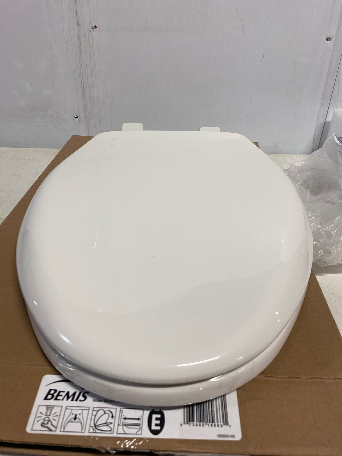Bemis 1200E4 000 Affinity Elongated Closed-Front Toilet Seat and Lid with Quick Release - White