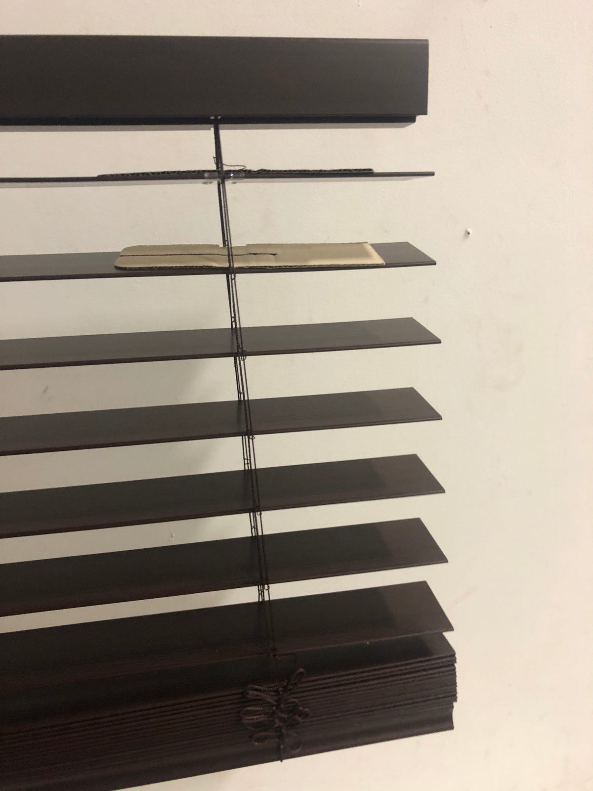 Home decorators collection 10793478400171 Espresso Cordless Premium Faux Wood Blinds with 2.5 in. Slats - 21 in. W x 48 in. L (Actual Size 20.5 in. W x 48 in. L)