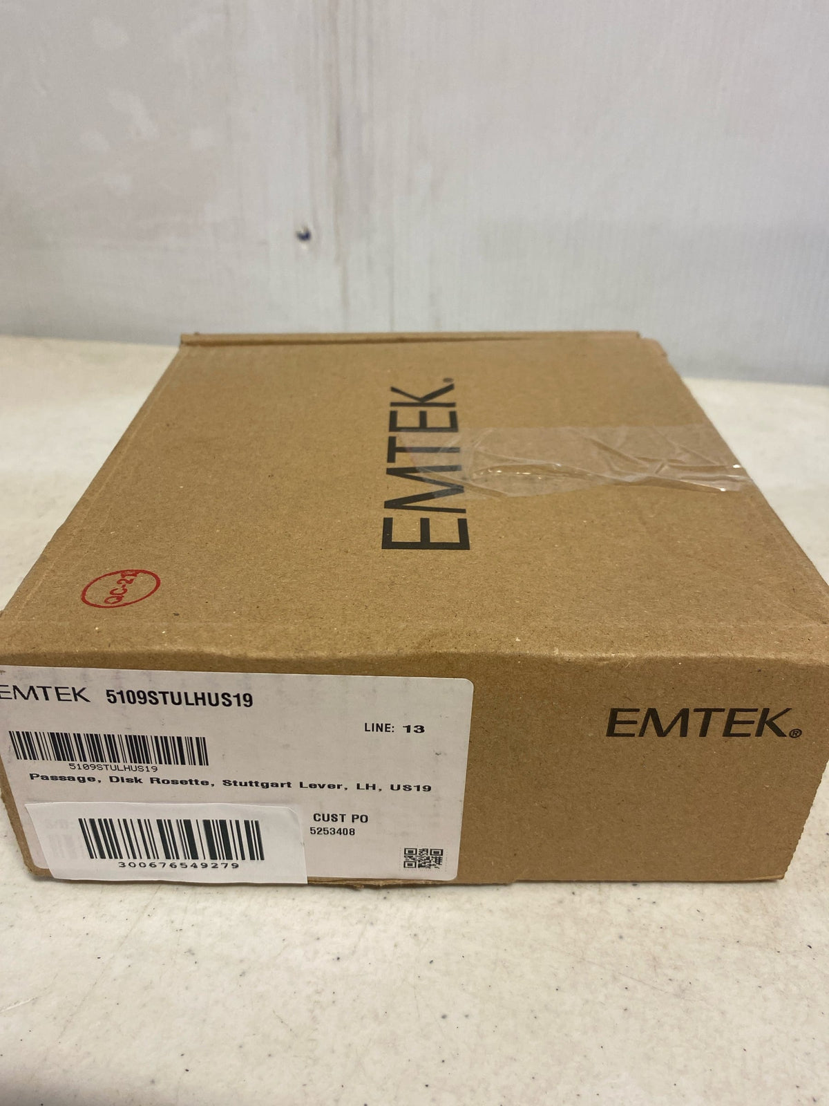 EMTEK Disk Rosette Passage Set with Matching Finish Stuttgart Lever - Choice of Left/Right Handing and 7 Finishes - 5109STULHUS19 - Left Handed (LH) - Flat Black (US19)