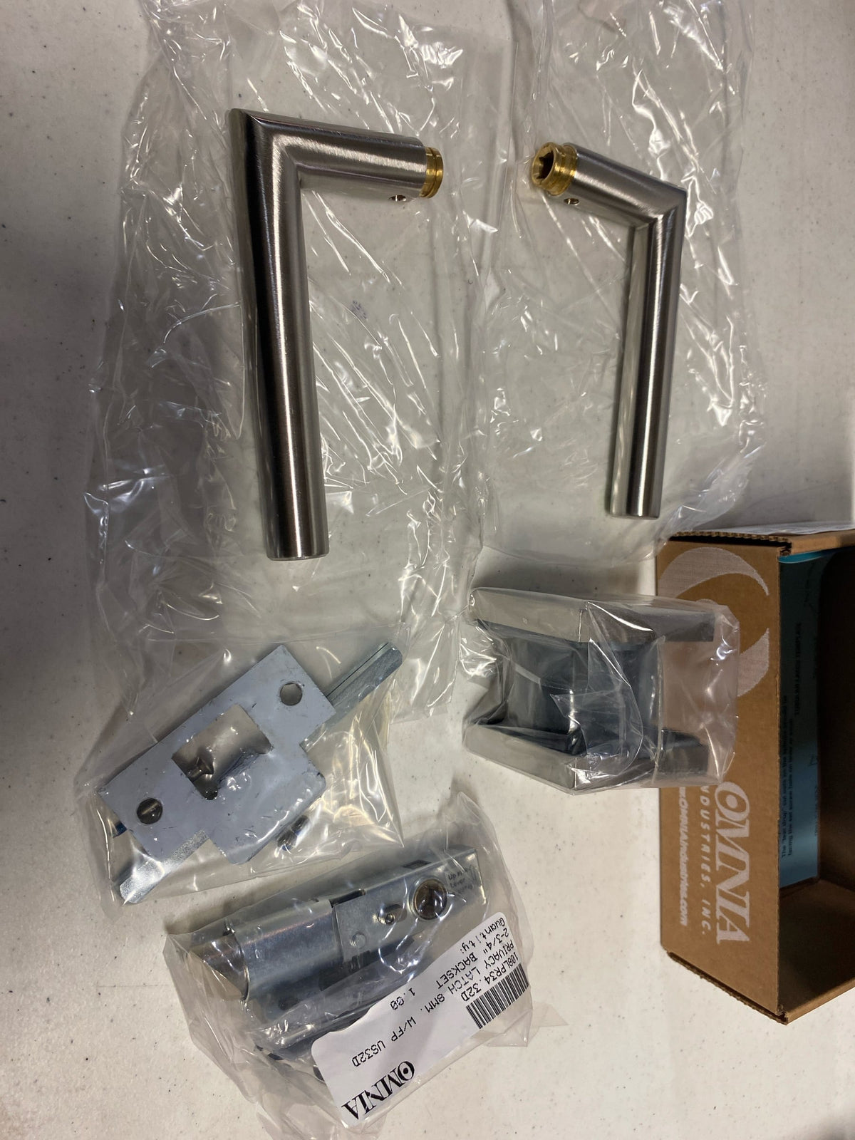 Omnia 12S/238T.PR32D Privacy Door Lever Set with 12 Style Handle and Square Rose - Satin Stainless Steel