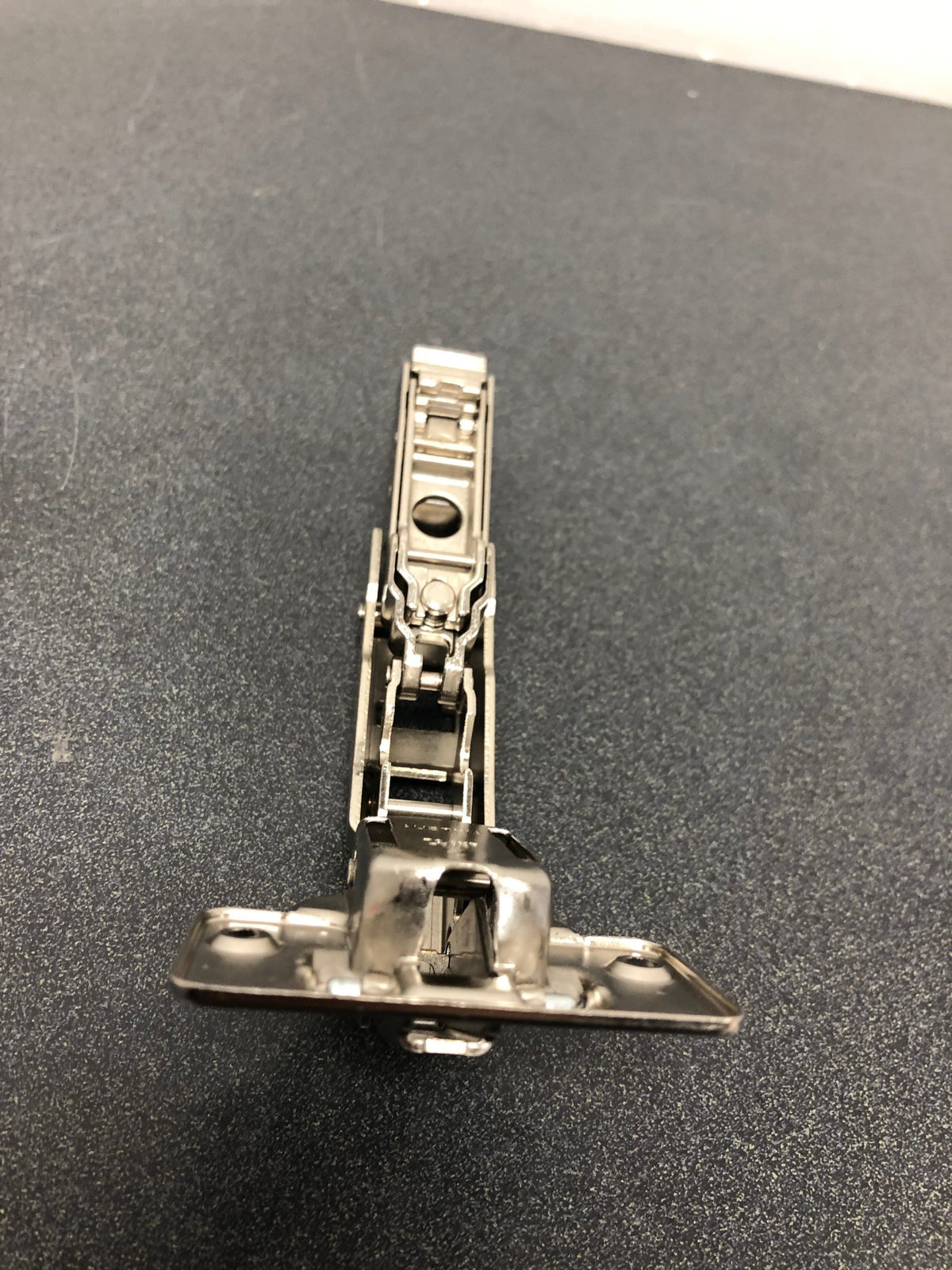 Blum 170 Degrees Screw On Self Closing Straight Clip Top Hinge 71T6550