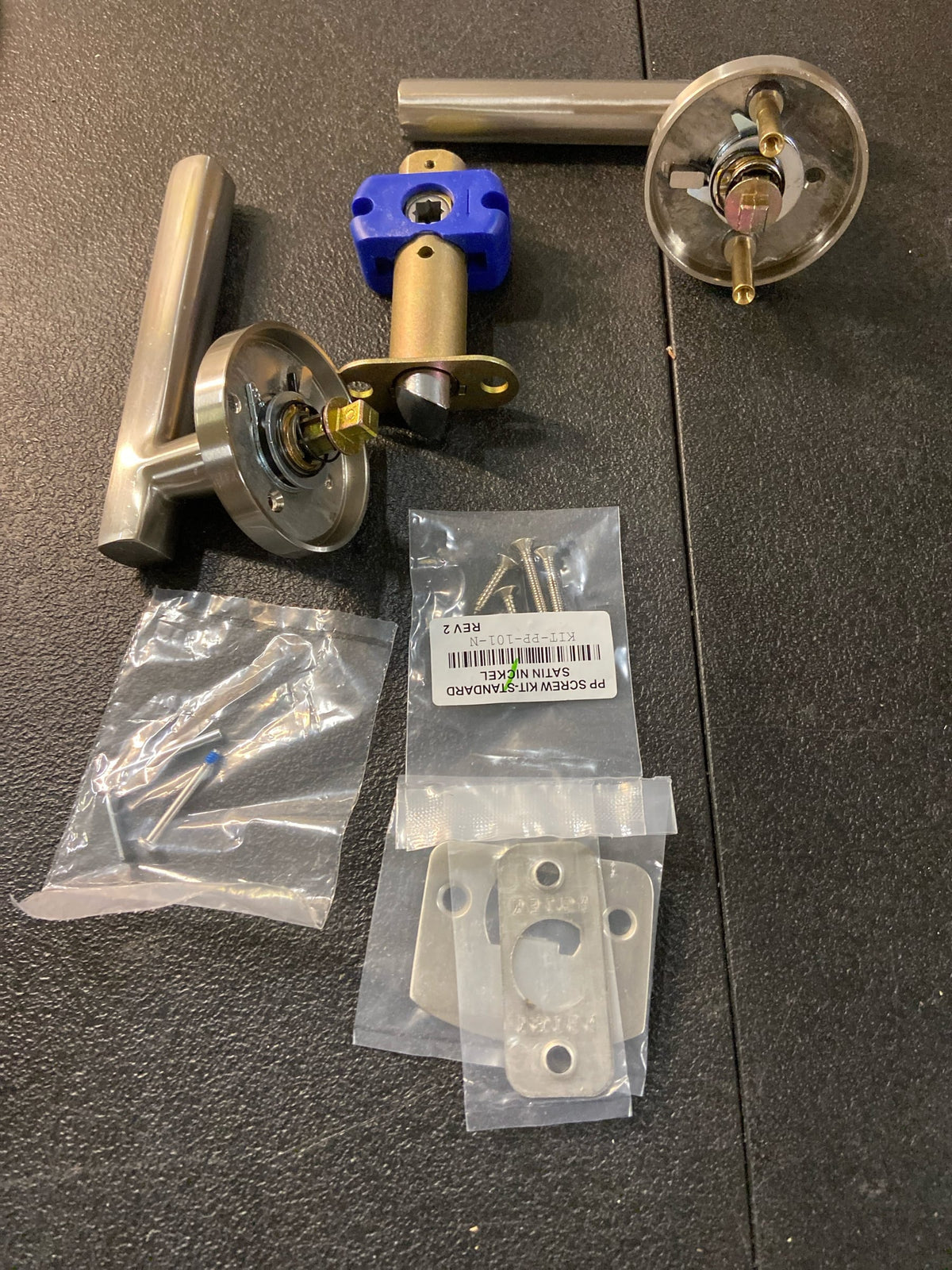 Emtek 520FRLUS15 RH Freestone Privacy Door Lever Set from the Brass Modern Collection - Satin Nickel Disk Rosette