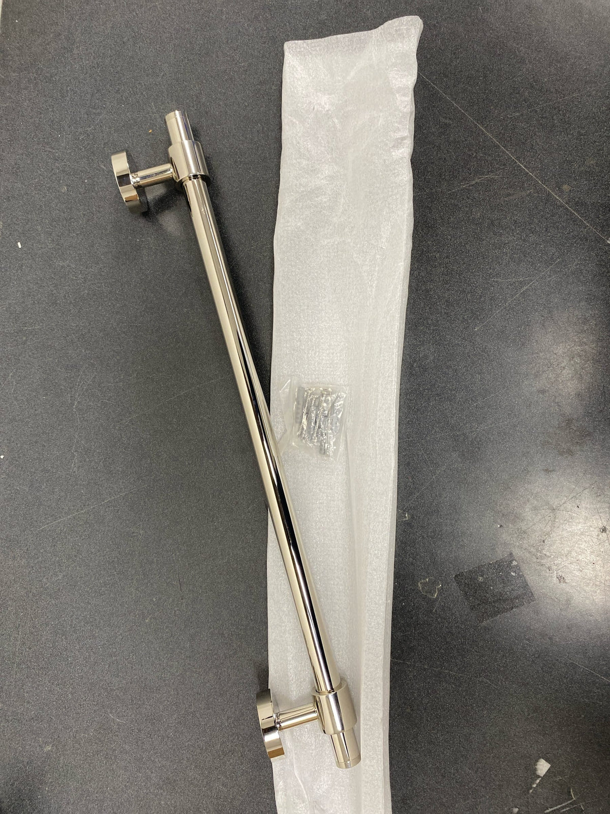 Deltana BBS2002/18-14 BBS 18" Towel Bar - Bright Nickel