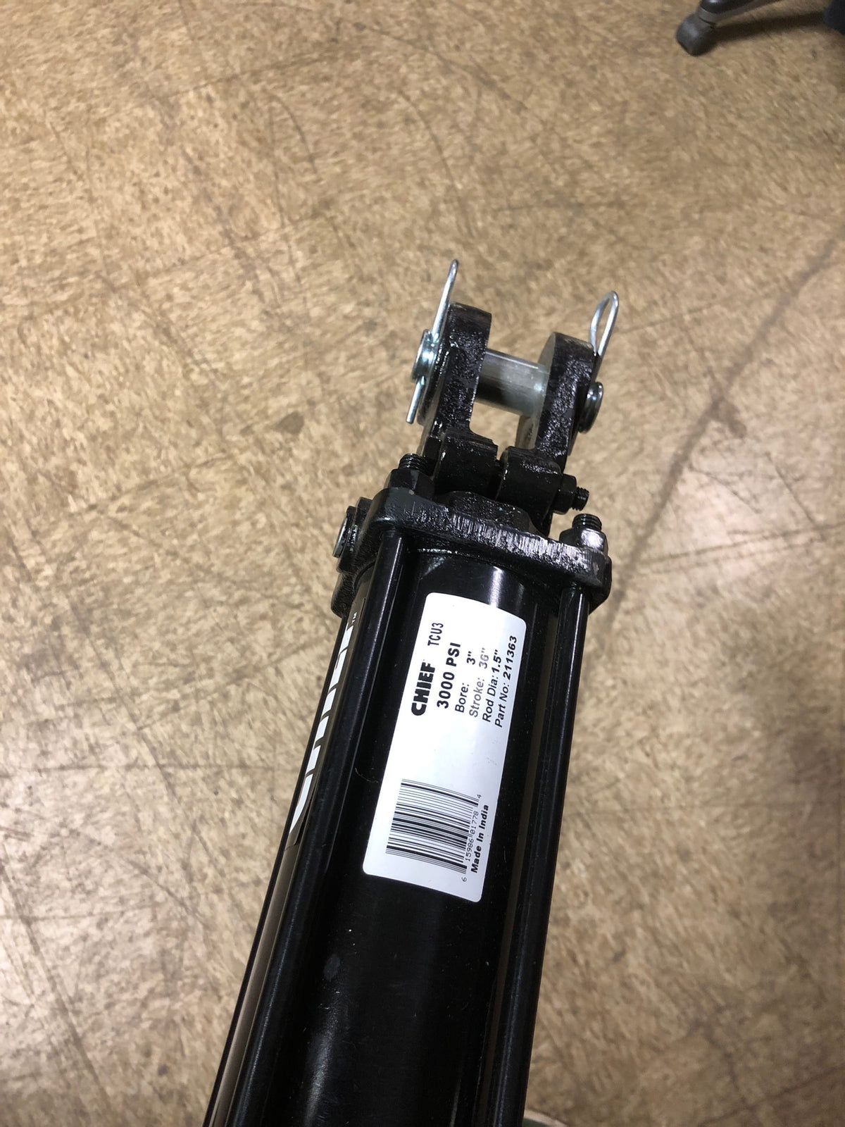 Chief TC3 Tie-Rod Cylinder for Double Acting - Double Acting Hydraulic Cylinder, 3'' Bore, 36'' Stroke, 46.25'' Retract, 3000 PSI, 8330 lb Column Load, 1” pin Diameter, SAE 8 Port Size, 60.65 lb