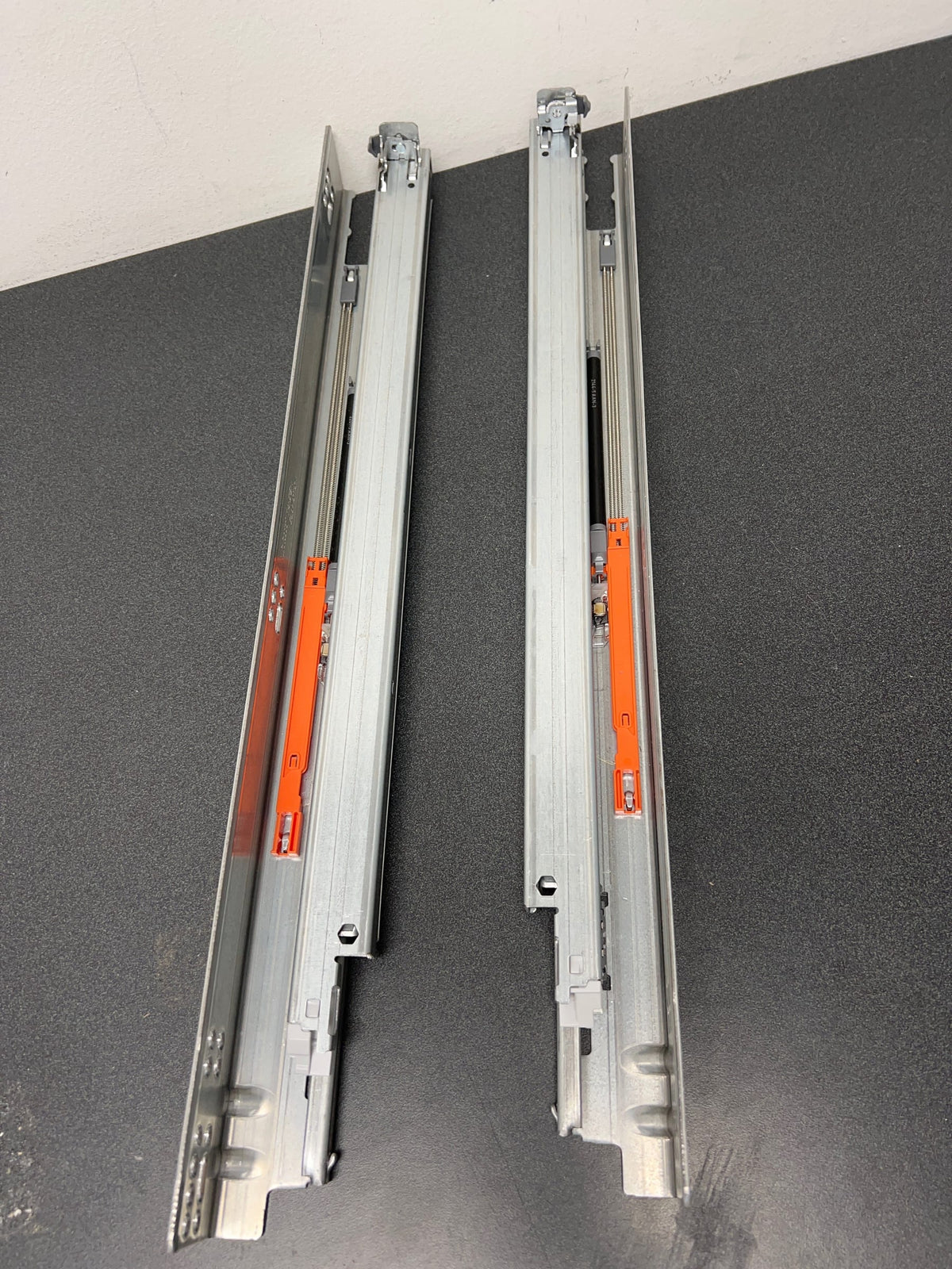 Blum 569F5330B 21" Heavy Duty TANDEM Plus BLUMOTION Full Extension Concealed Dra, N/A