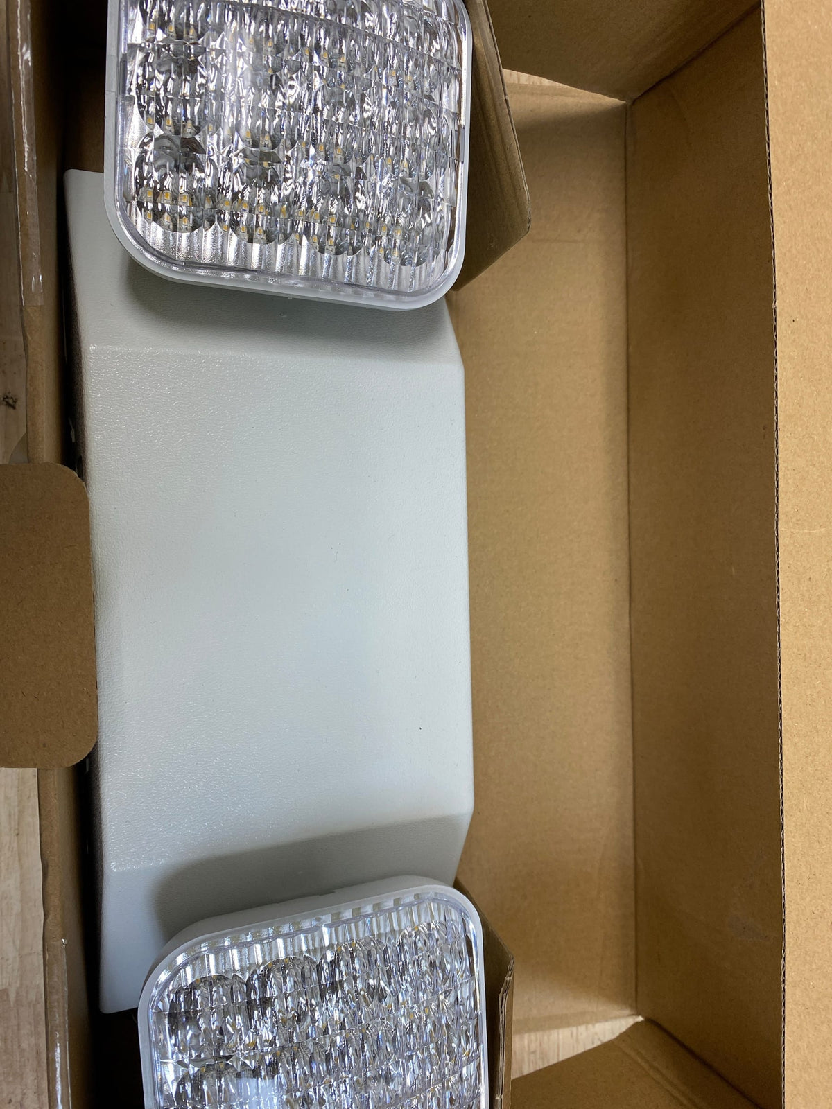 Commercial electric EMLEDRECT120277 Rectangle 11-Watt Equivalent Integrated LED White Emergency Light with Ni-Cad 6.0-Volt Battery