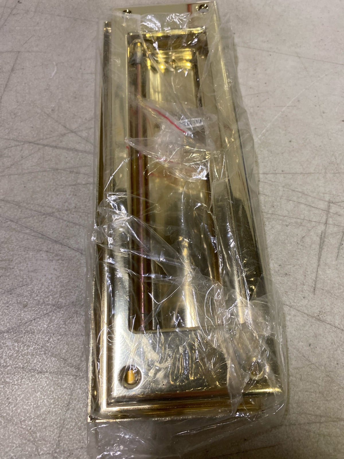 Baldwin 0015003 Magazine Sized Spring Tension Brass Letter Box Plate - Polished Brass