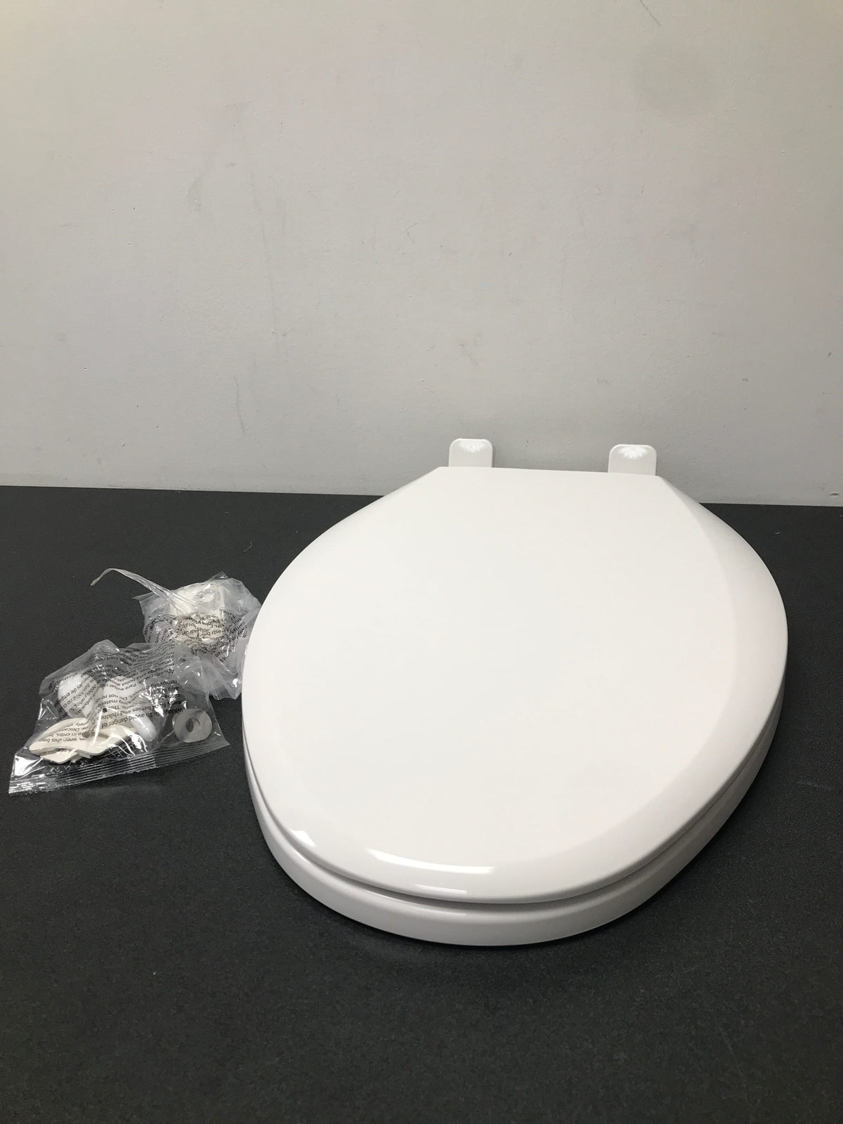 American Standard 5257A65MT.020 Cardiff Elongated Closed-Front Toilet Seat with Soft Close - White