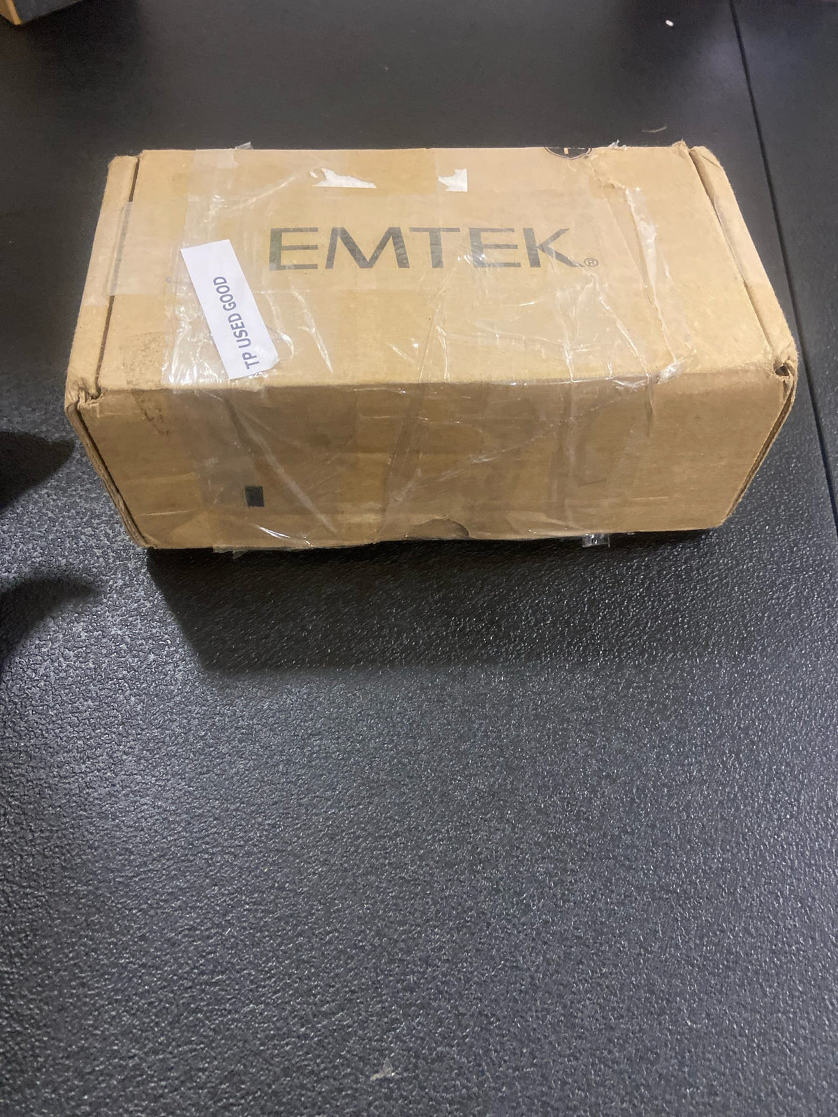 Emtek 820GTUS19 Georgetown Crystal Privacy Knobset with Brass #8 Rosette - Flat Black