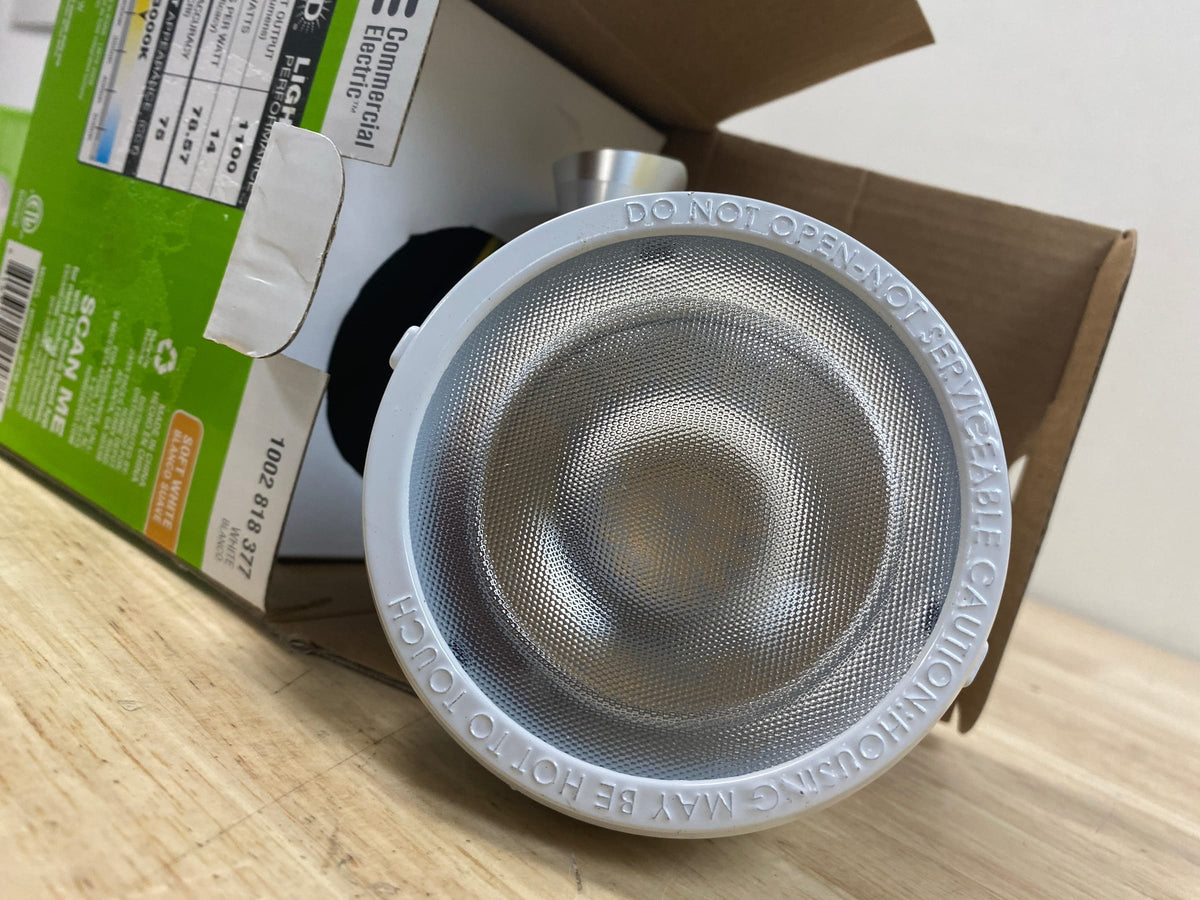Commercial electric SPTM-1402 14-Watt Hardwired White LED Landscape Flood Light Metal Spot Light, 1100 Lumens