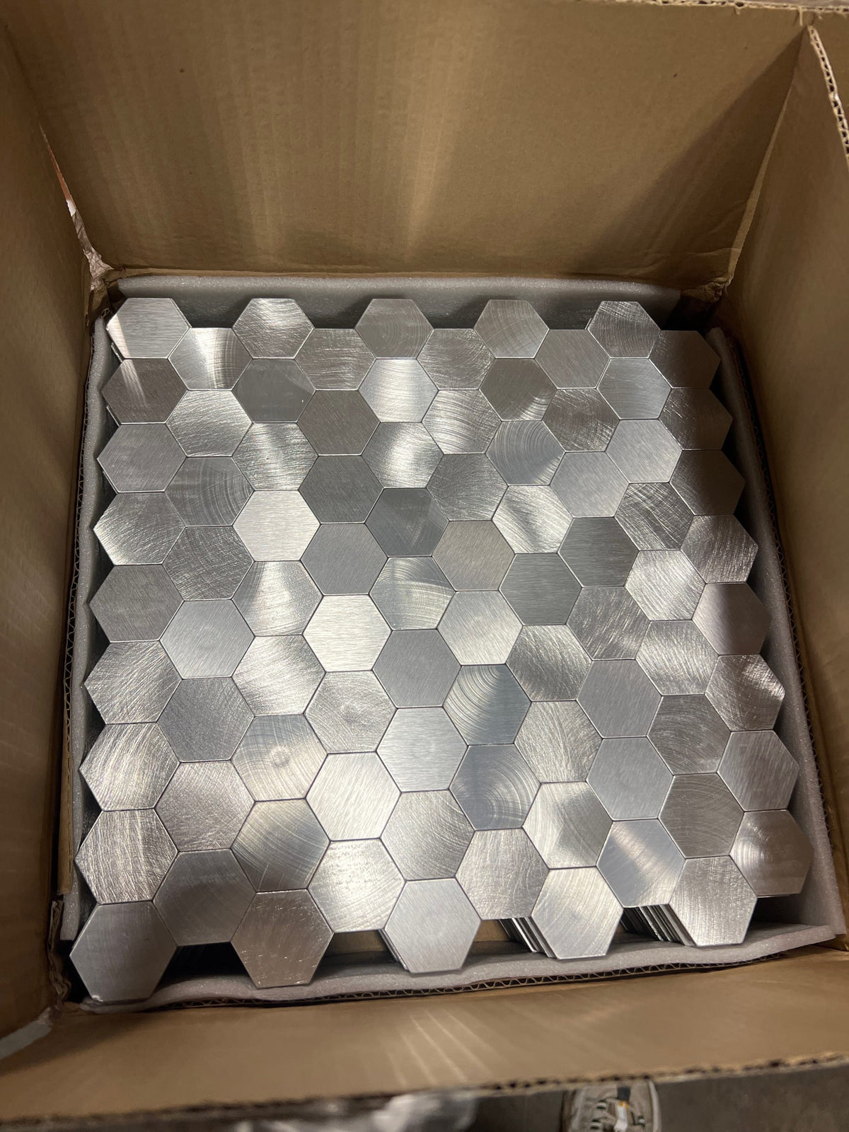 Abolos EHMHEX-SI Enchanted Metals Silver Hexagon Mosaic 12 in. x 12 in. Aluminum Metal Peel and Stick Tile (13.5 sq. ft./Case)