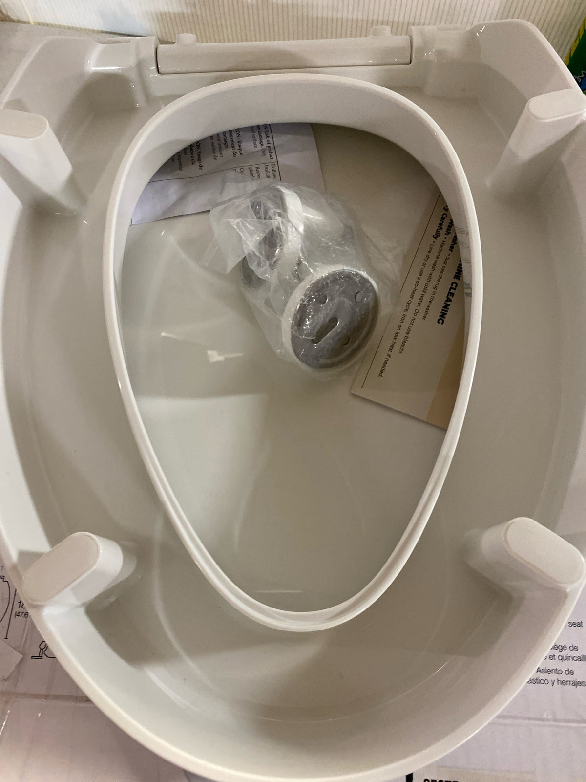 Kohler K-25875-0 Hyten Elongated Closed-Front Toilet Seat with Soft Close - White