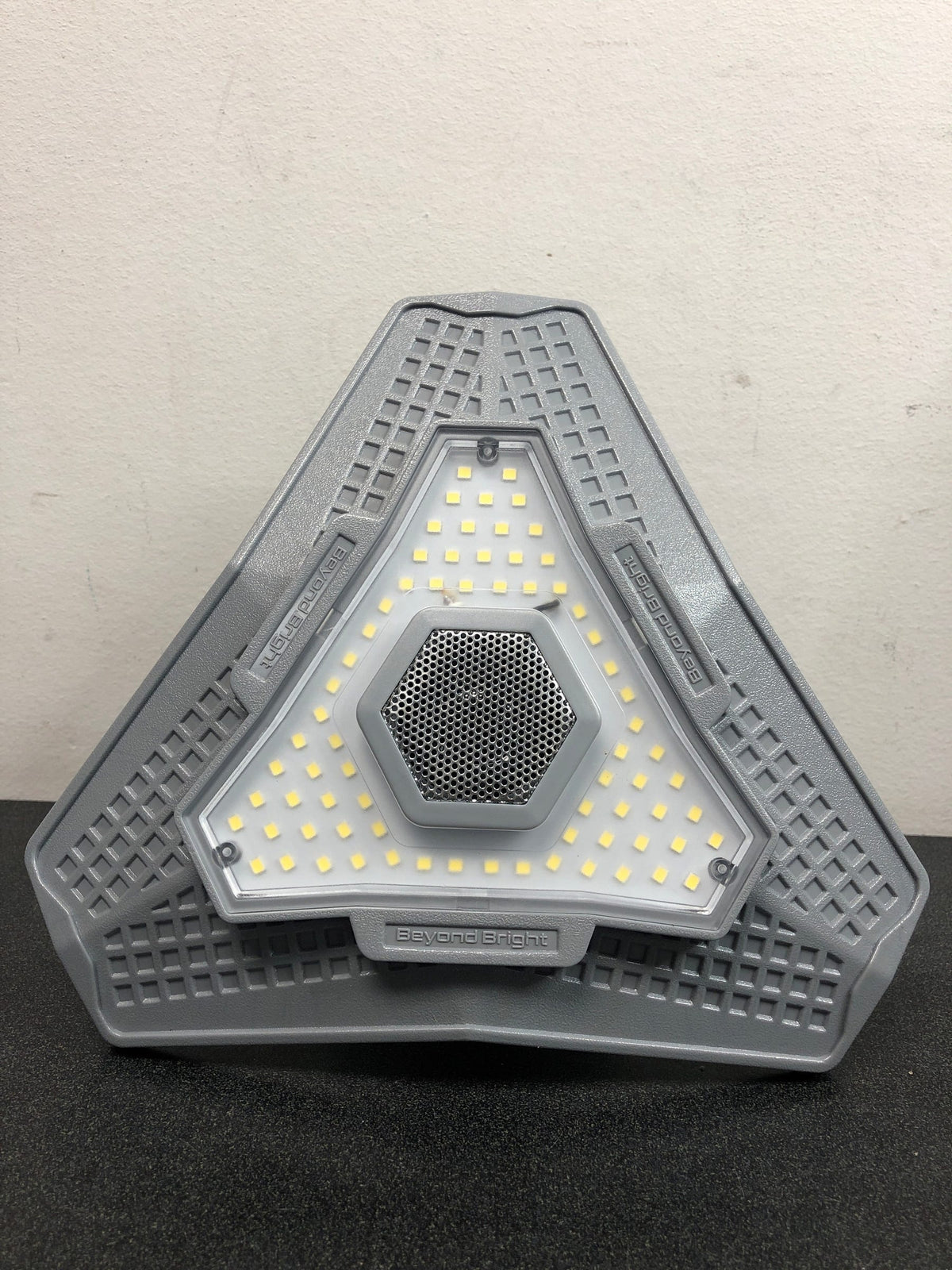 Beyond bright BEBRSW-PD24 25-Watt LED Lamp Light Bulbs 6500K 3700-Lumens with Built-In Bluetooth Speaker