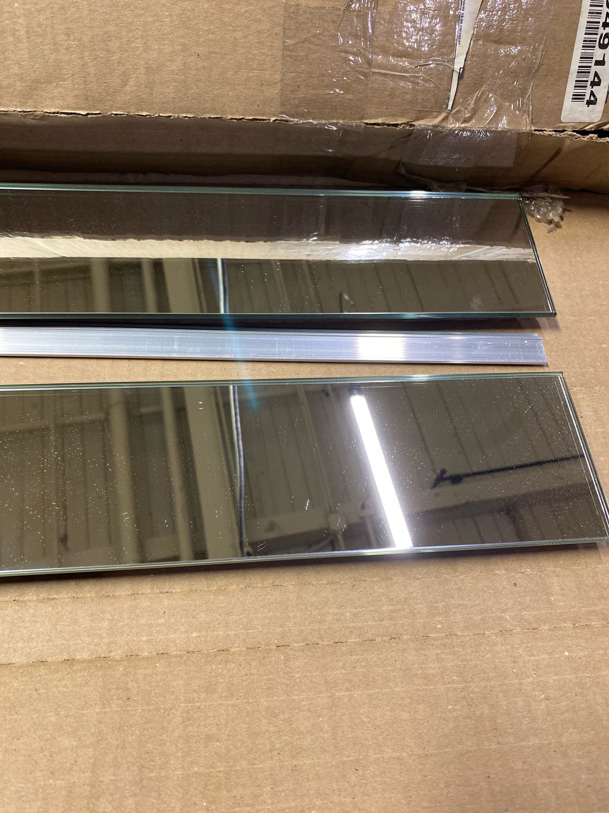 Robern P2SMKIT30D4P 4" x 30" PL Portray Side Mirror Kit for Surface Mounted Cabinets - N/A