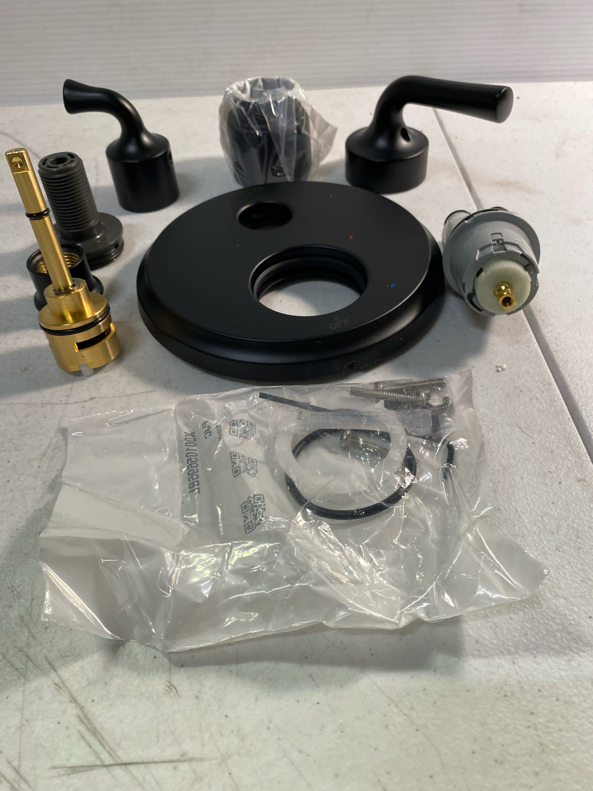 Delta T24833-BL Kayra 14 Series Pressure Balanced Valve Trim with Integrated 3 Function Diverter for Two Shower Applications - Less Rough-In - Matte Black