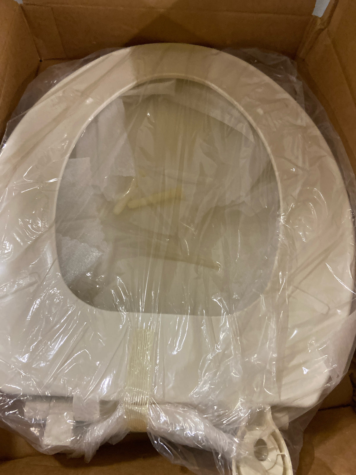 Mansfield 007470041 Alto Elongated Closed Front Toilet Seat with Lid - Biscuit
