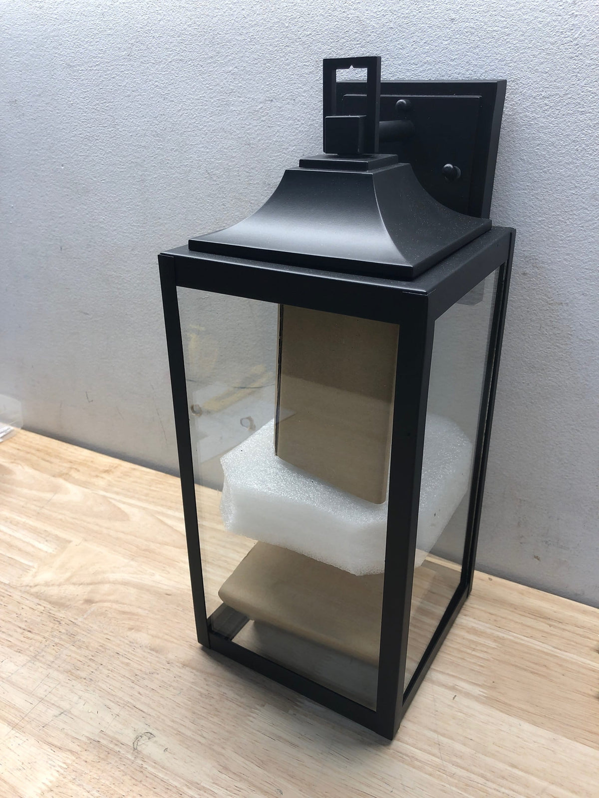 Home decorators collection KSZ1601AM-01/MB Havenridge 19 in. 1-Light Matte Black Hardwired Outdoor Wall Light Lantern Sconce with Clear Glass (1-Pack)