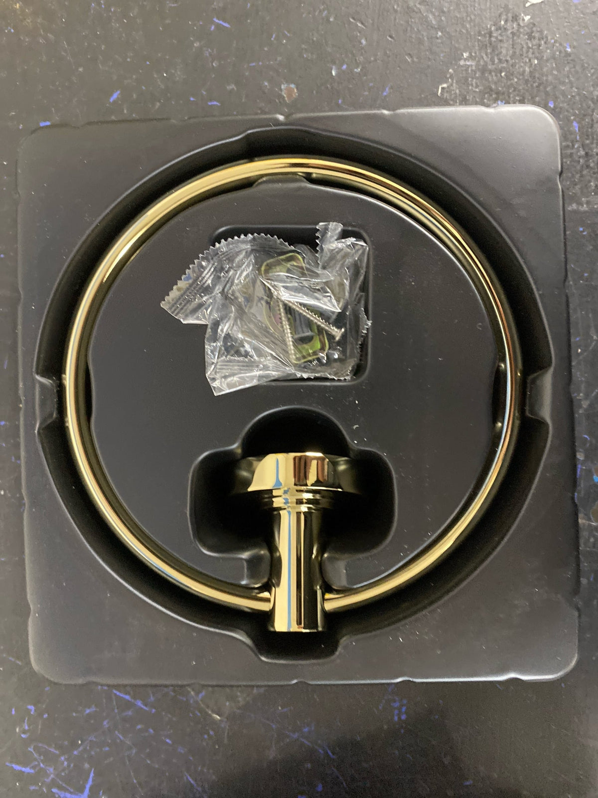 Signature hardware 483950 Lexia 6-5/16 in. Wall Mounted Towel Ring in Polished Brass