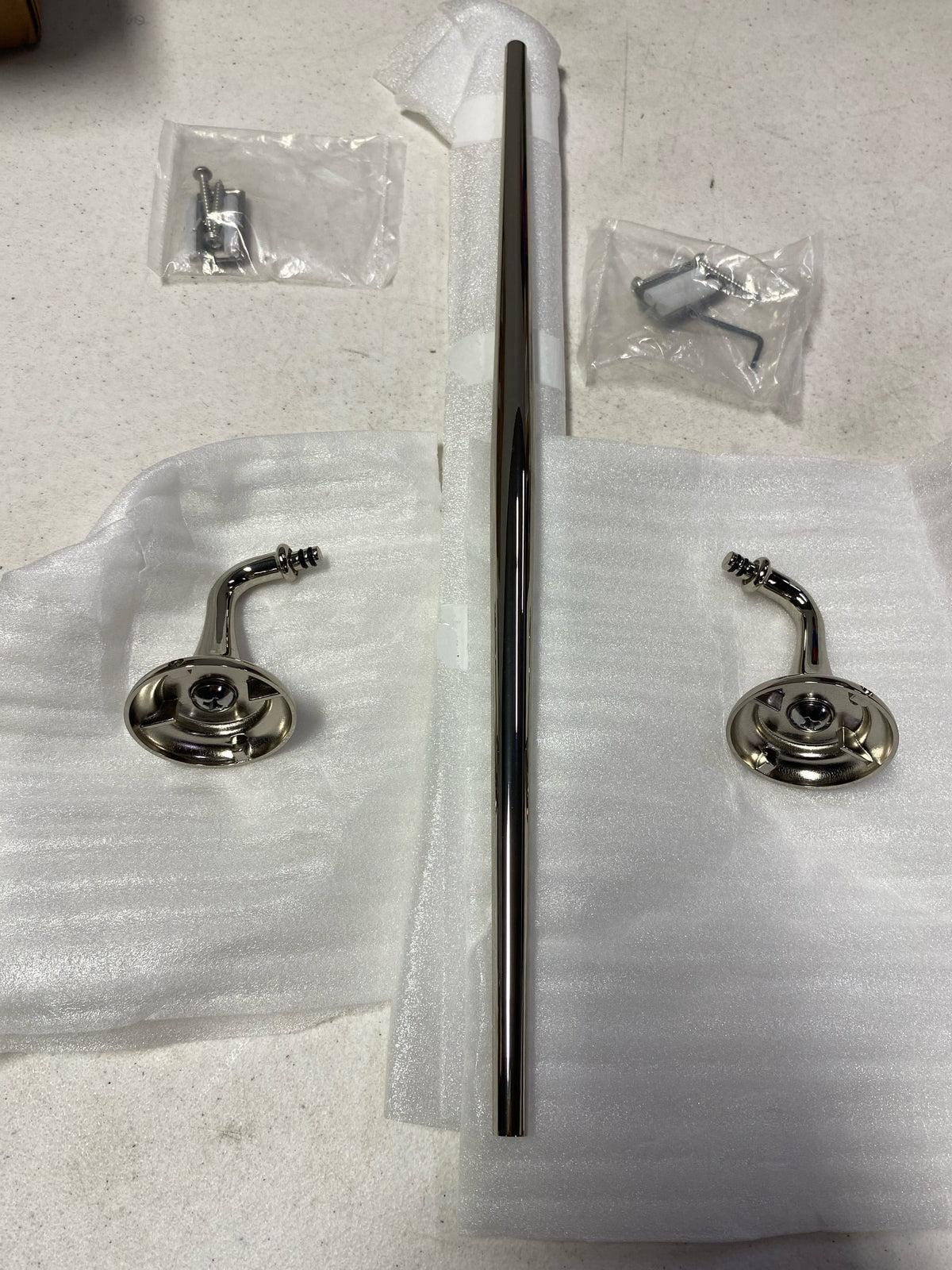 Alno Inc 18" Wall Mounted Towel Bar Finish: Polished Nickel