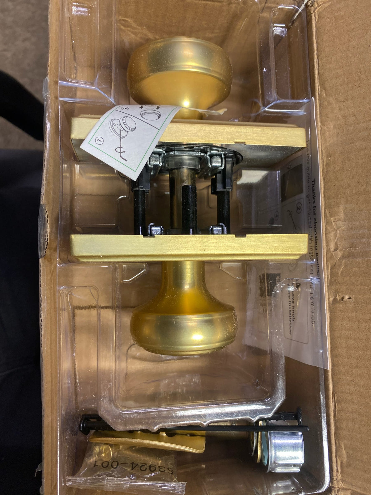 Kwikset 720SOKTRCT-4 Sora Passage Door Knob Set with Rectangle Rose - Satin Brass