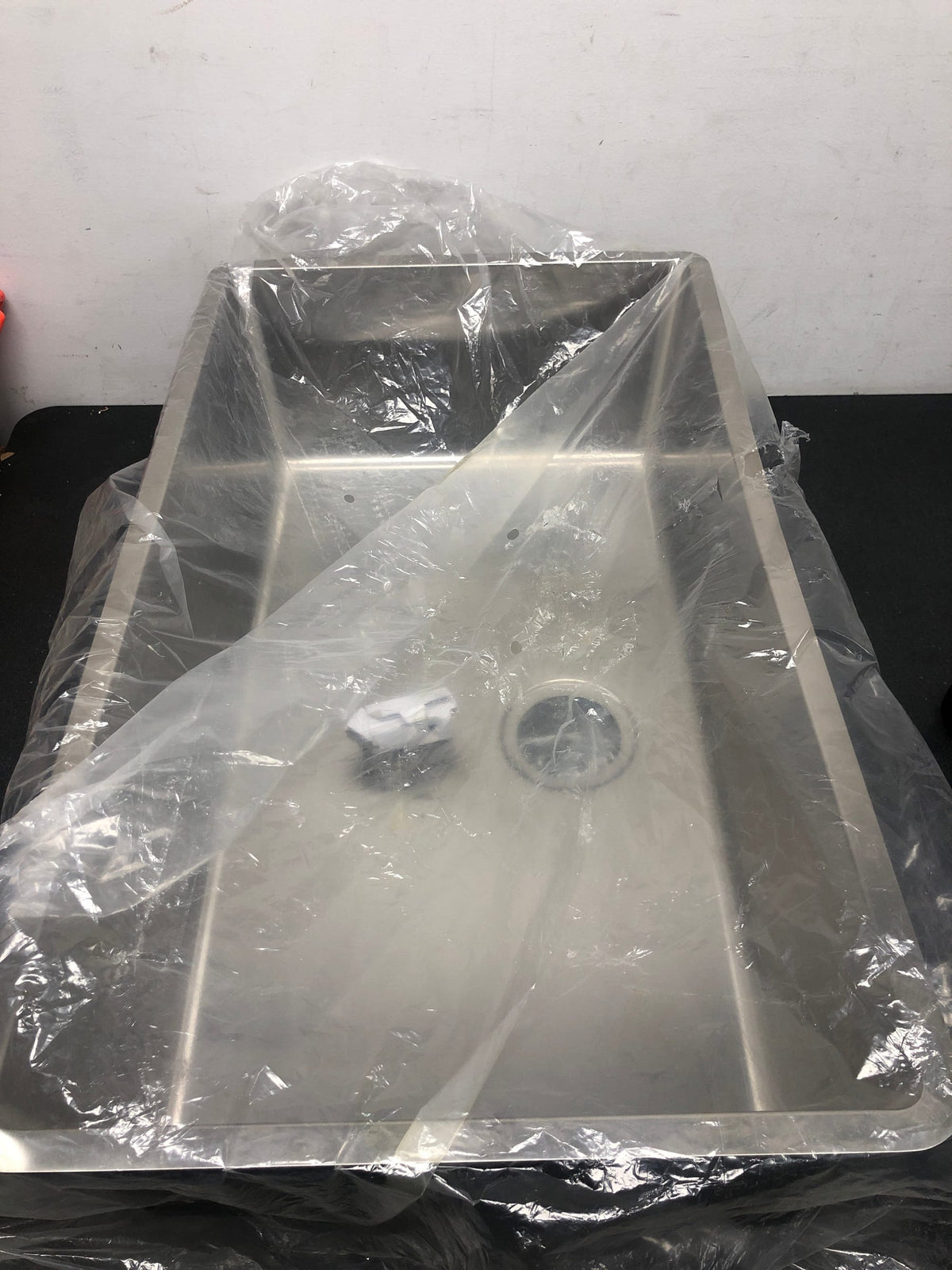 Elkay HDU32189F Crosstown 32in. Undermount 1 Bowl 18 Gauge Stainless Steel Sink Only and No Accessories