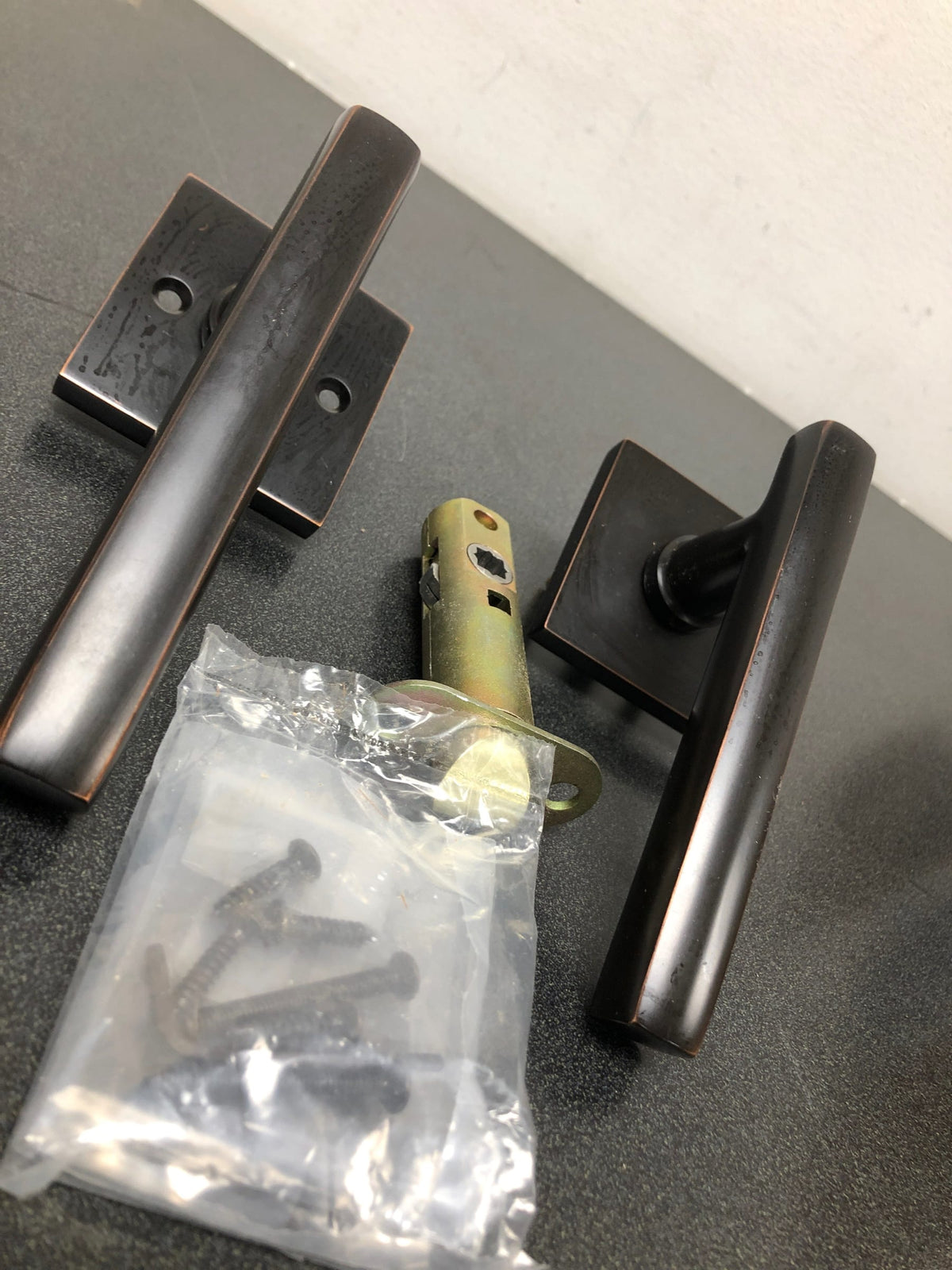 Emtek 5110FRLUS10BRH Freestone Right Handed Passage Door Lever Set with Square Rose from the Urban Modern Collection - Oil Rubbed Bronze