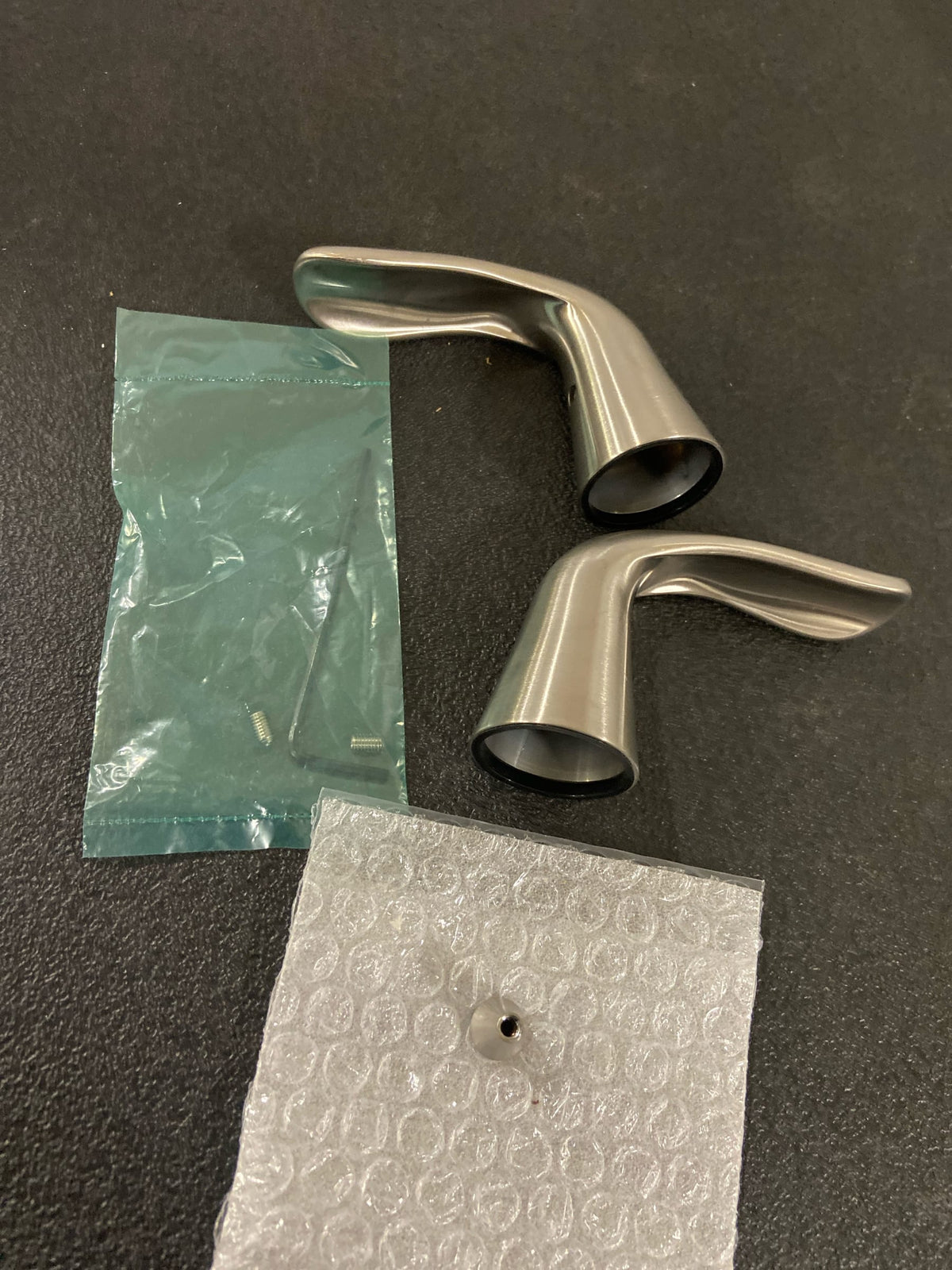 Delta H238SS Lahara Set of Two Lever Handles for Bathroom Faucet - Brilliance Stainless