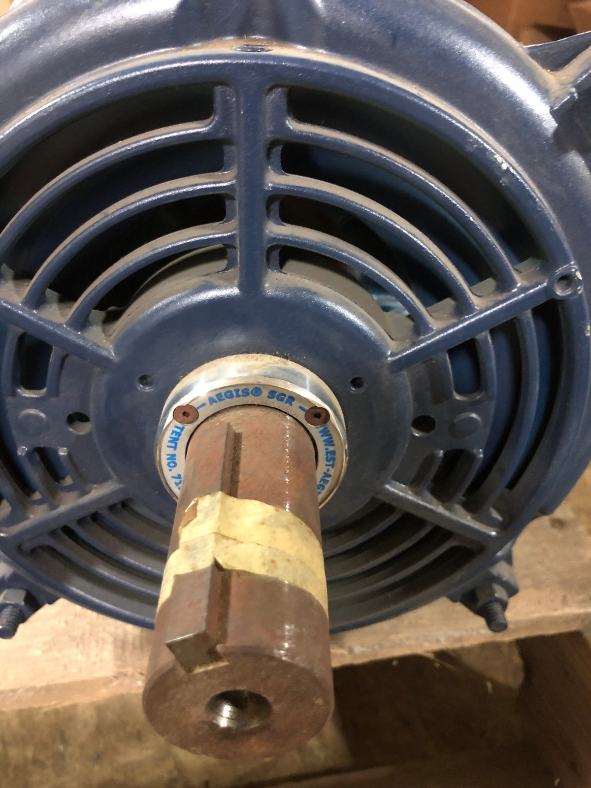 Marathon Electric GT0016A, 7 1/2 Hp, 1800 Rpm, 213T FR, 230/460 Vac, 3 PH, General Purpose, Globetrotter, Dripproof, 213TTDBD6026. - -note cracked body---