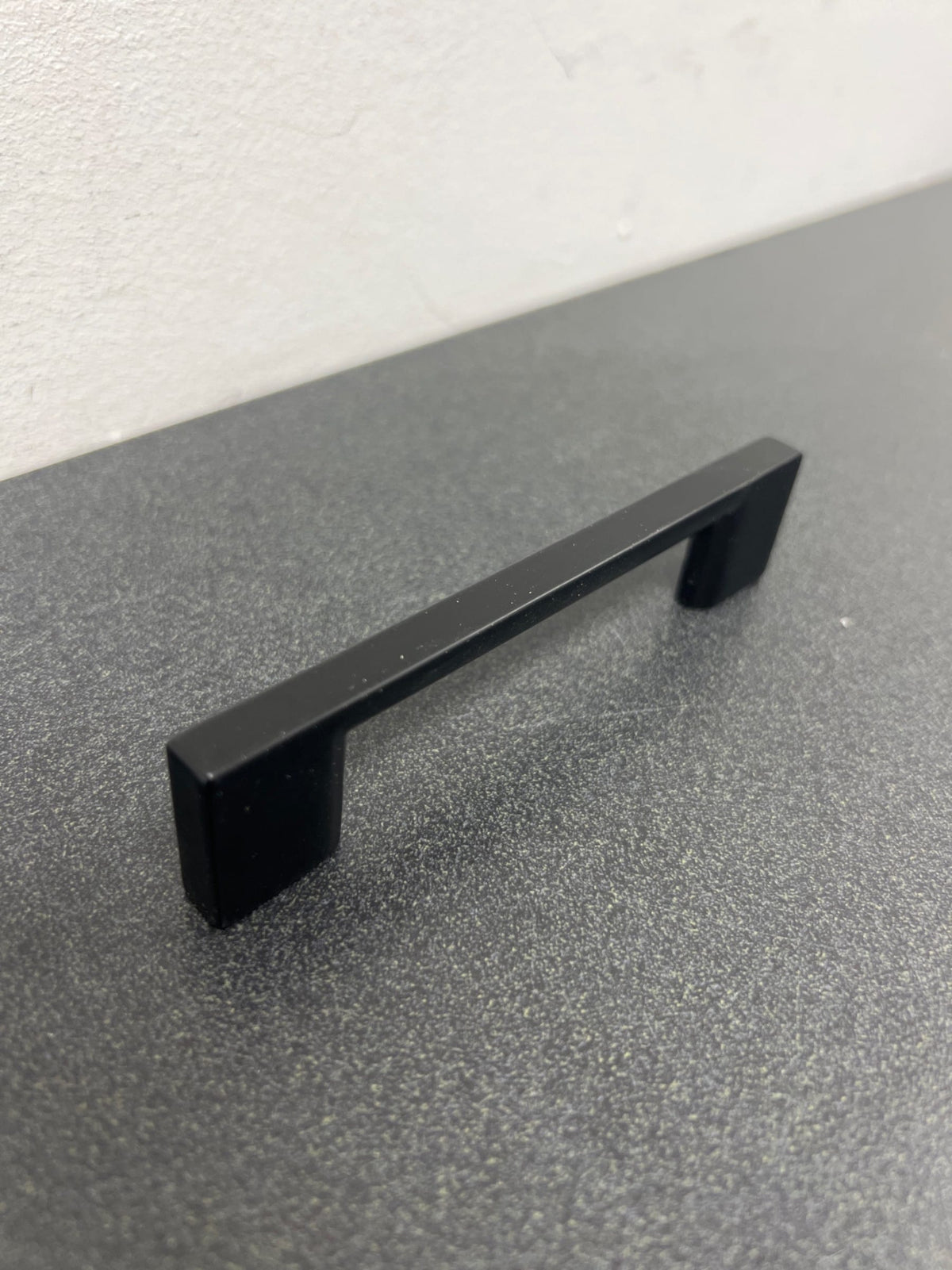 Jeffrey Alexander 635-96MB Sutton 3-3/4" (96 mm) Squared Sleek Cabinet Bar Handle / Drawer Bar Pull with Mounting Hardware - Matte Black
