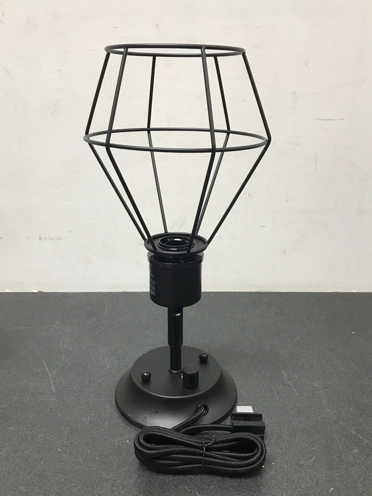 Hampton bay 65740 Bryson 1-Light Matte Black Wall Sconce