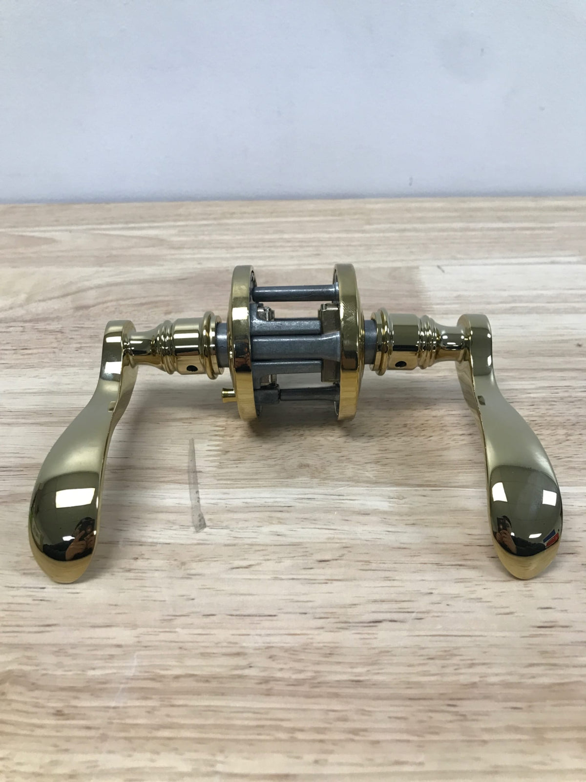 Baldwin Reserve Curve Polished Brass Bed/Bath Door Lever with Traditional Round Rose-PV.CUR.R.TRR.003