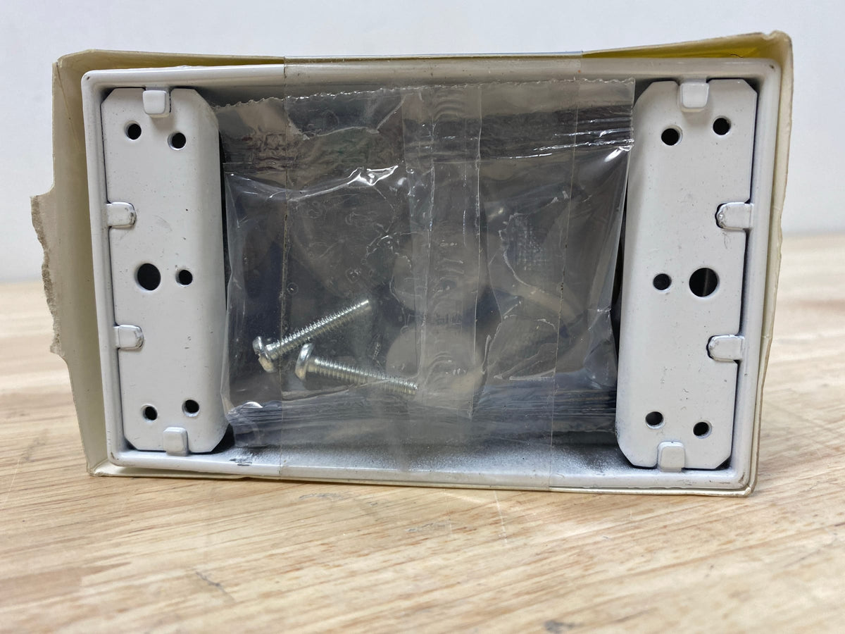 Commercial electric 12559WH 1-Gang Metal Weatherproof GFCI Receptacle Kit, White