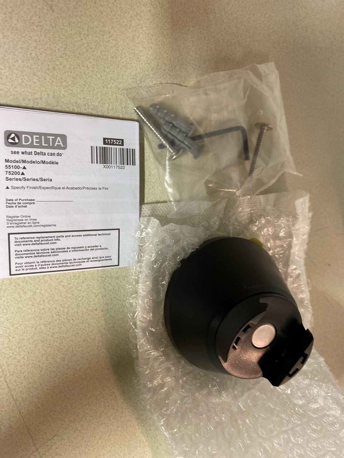 Delta 55100-BL SureDock Magnetic Docking Mount for Hand Shower with MagnaTite Technology - Matte Black