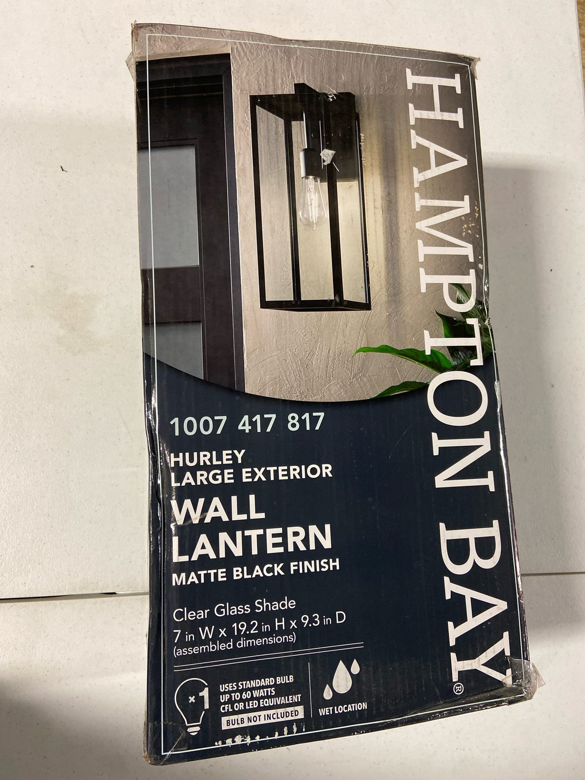 Hampton bay 44772 Hurley 19.25 in. Matte Black Farmhouse Outdoor 1-Light Wall Sconce with Clear Glass Shade