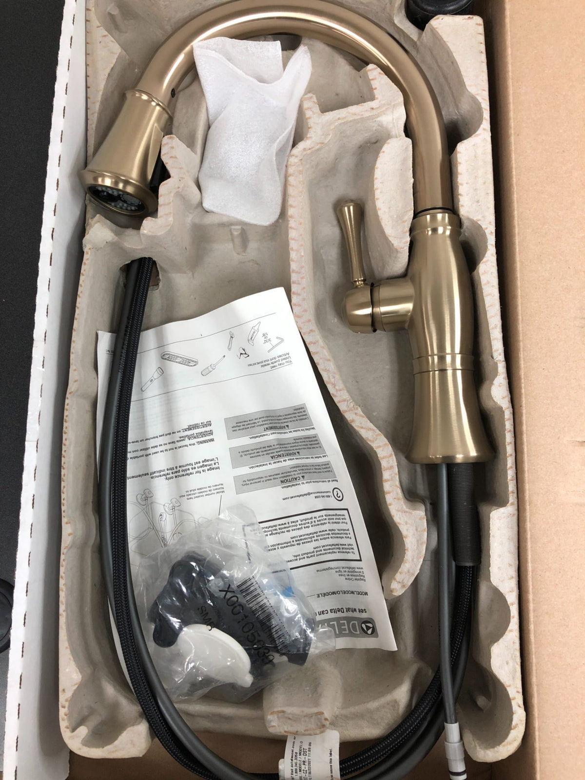 Delta Cassidy Pull-Down Kitchen Faucet with Magnetic Docking Spray Head and ShieldSpray