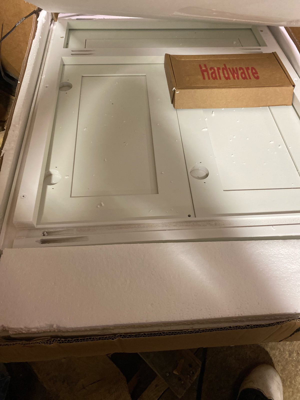 Maplevilles Cabinetry D1-V2421FS 24" Single Free Standing Vanity Cabinet Only - Less Vanity Top - Snow White