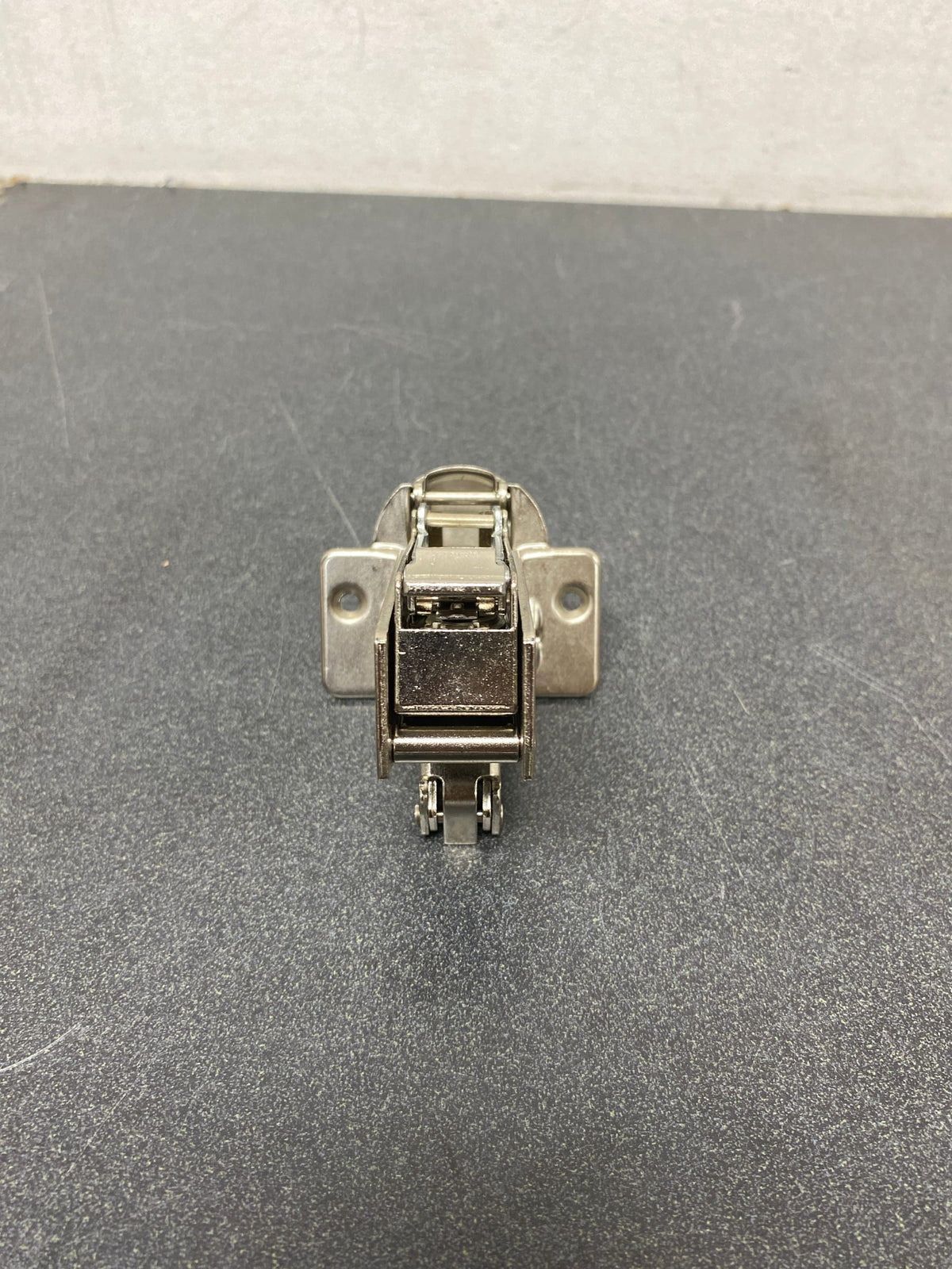 Blum 170 Deg Clip Top Half Crank Screw on Self Close Cabinet Hinge 71 T6650
