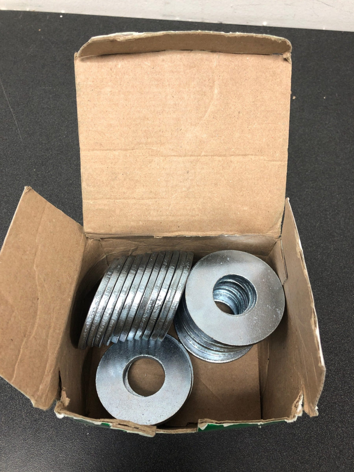Hillman zinc-plated steel 1 in. uss flat washer 26 pc.