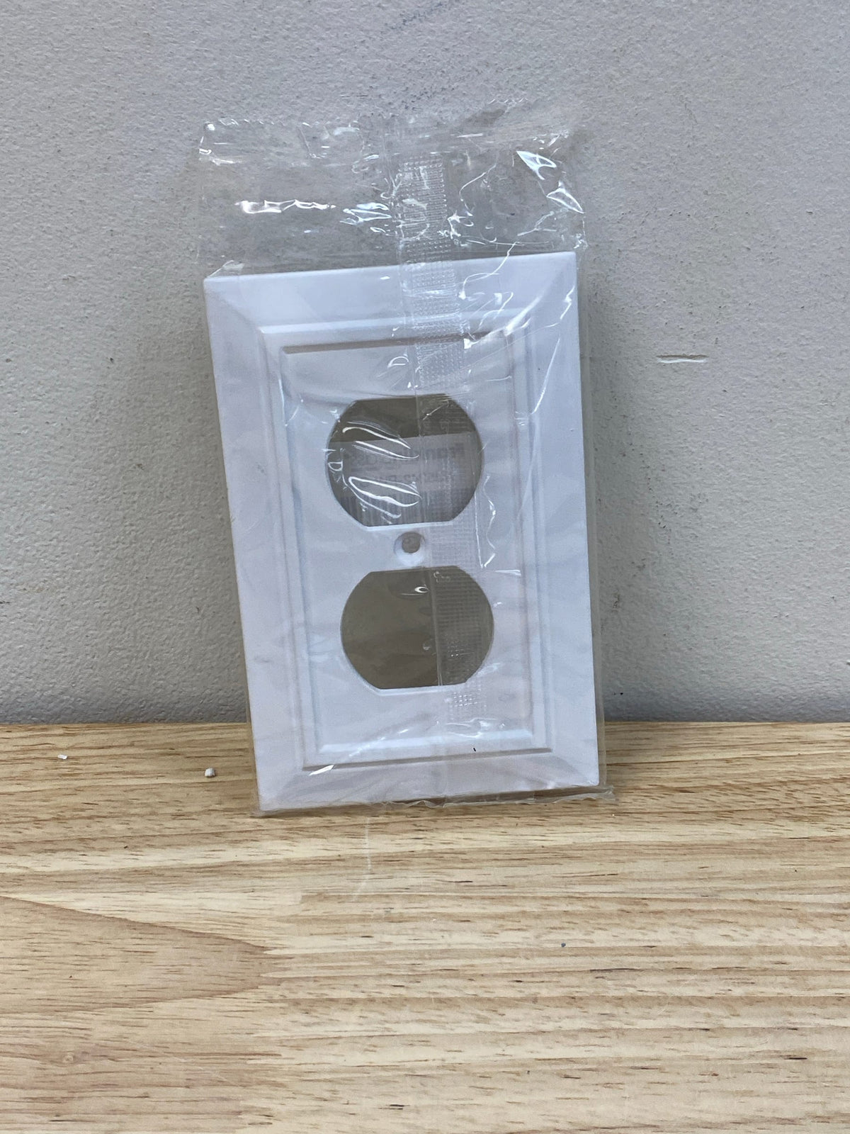 Franklin Brass W35242-PW-C Classic Architecture Single Duplex Outlet Wall Plate - Pure White