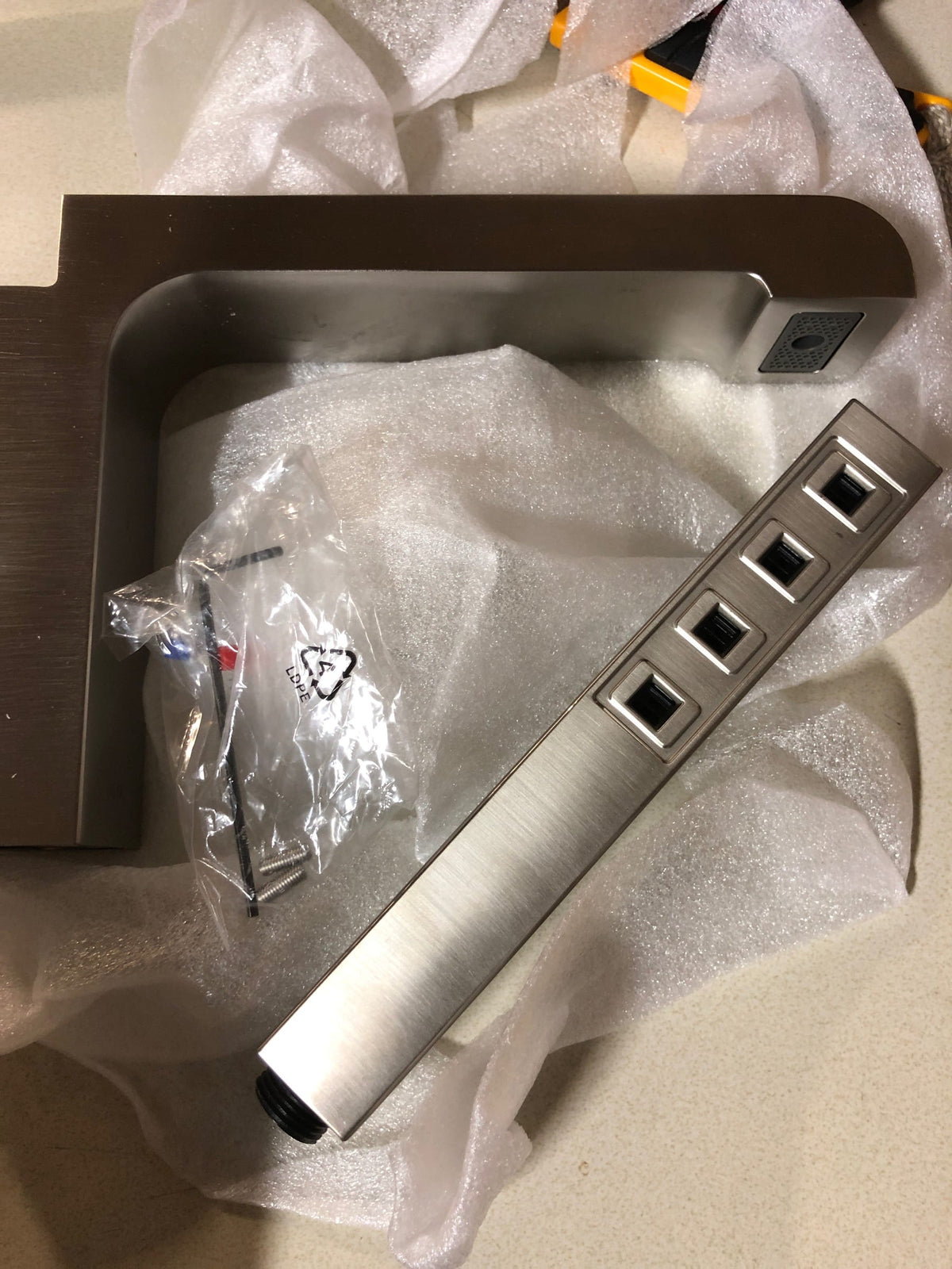 Delta T4767-SS Ara Double Handle Deck Mounted Roman Tub Filler Trim with Hand Shower (Less Valve) - Brilliance Stainless