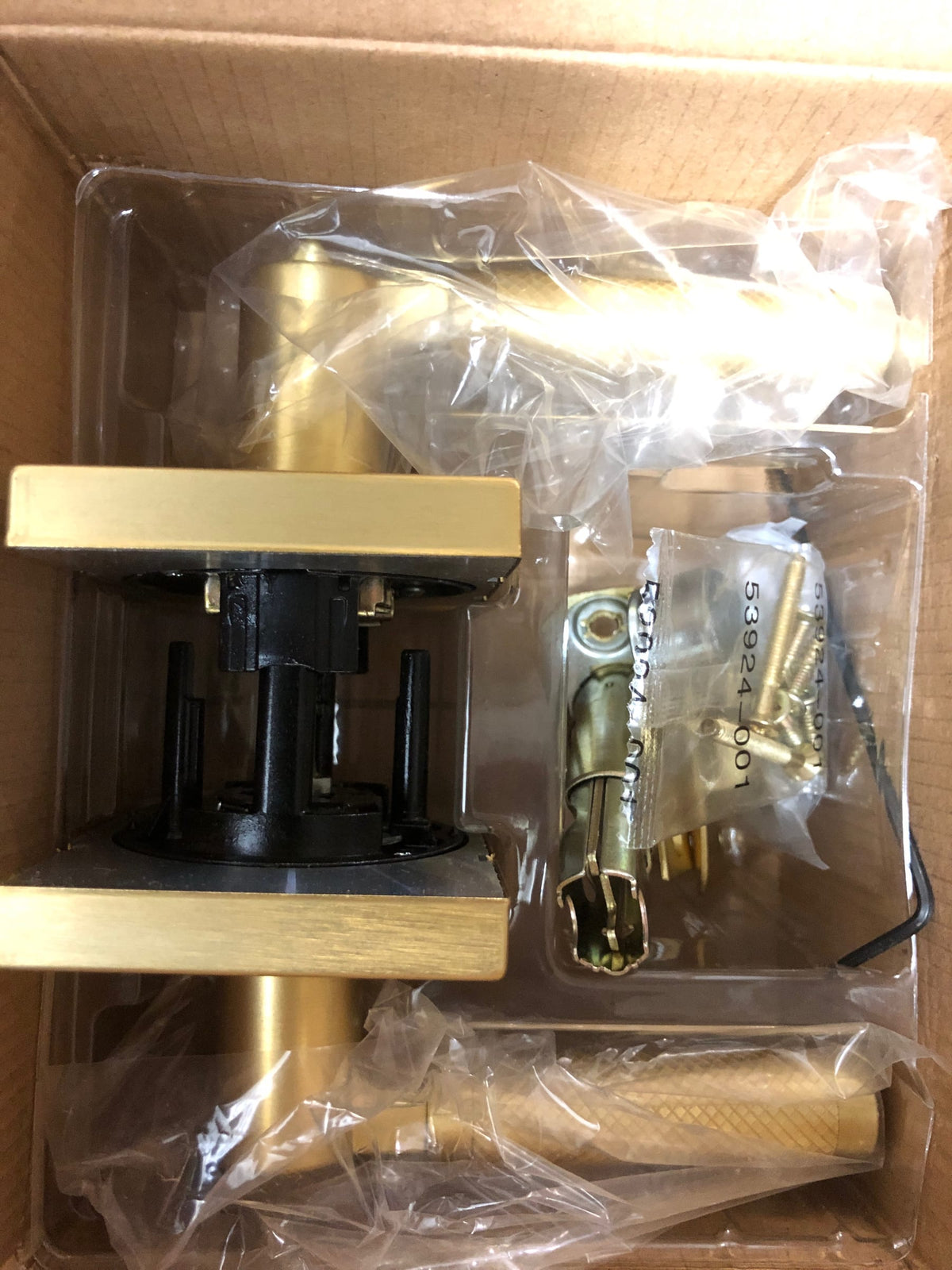 Kwikset 740PVLRCT-4S Prava Single Cylinder Keyed Entry Lever Set with Knurled Handle and Rectangle Rose Featuring SmartKey - Satin Brass