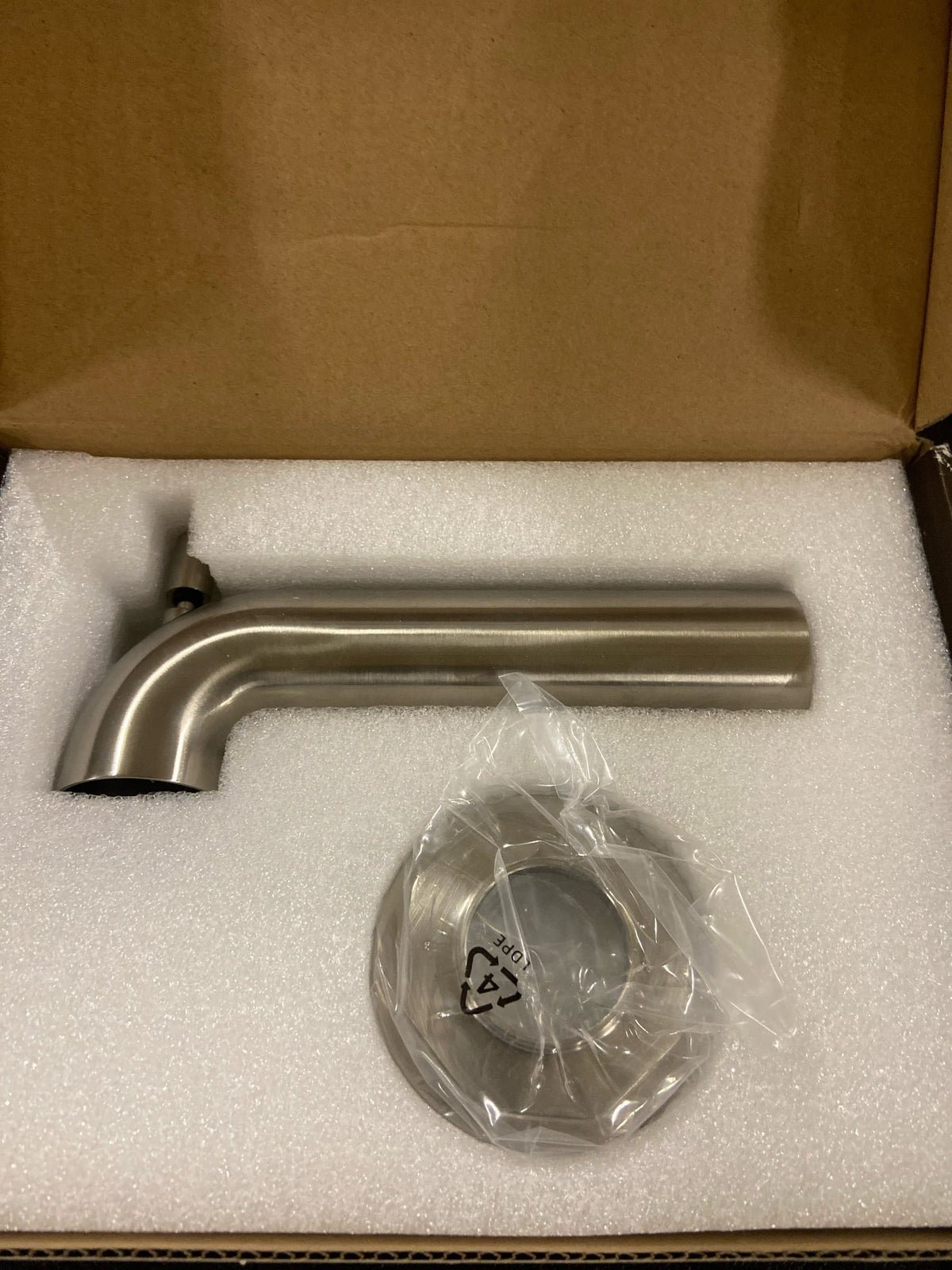 Signature hardware SHTS86ZBN Greyfield 7-1/8 in. Integrated Diverter Tub Spout