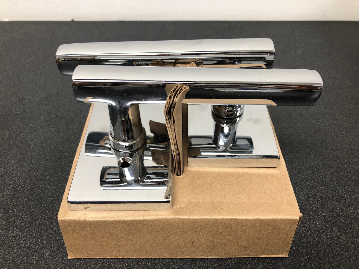 Emtek 5112FRLUS26RH Freestone Right Handed Passage Door Lever Set with Modern Rectangular Rose from the Urban Modern Collection - Polished Chrome