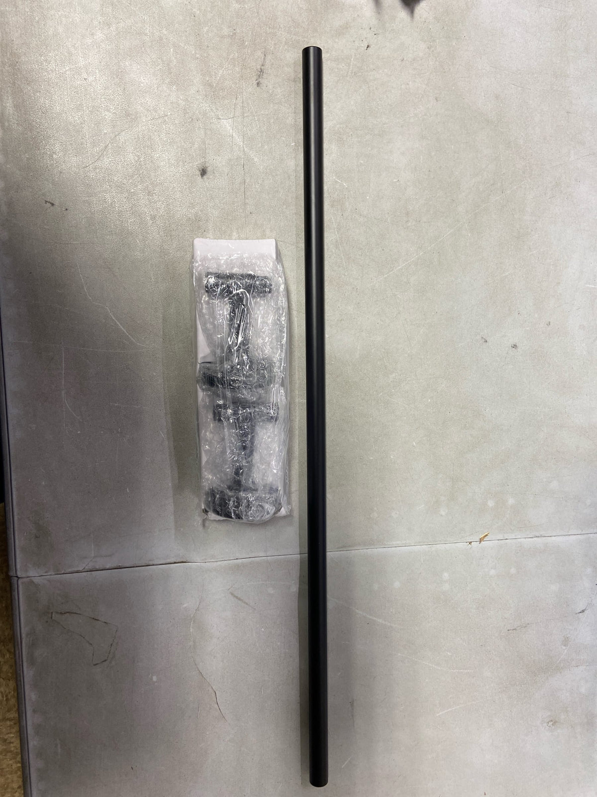 Delta 759240-BL Matte Black Trinsic 24" Wall Mounted Towel Bar