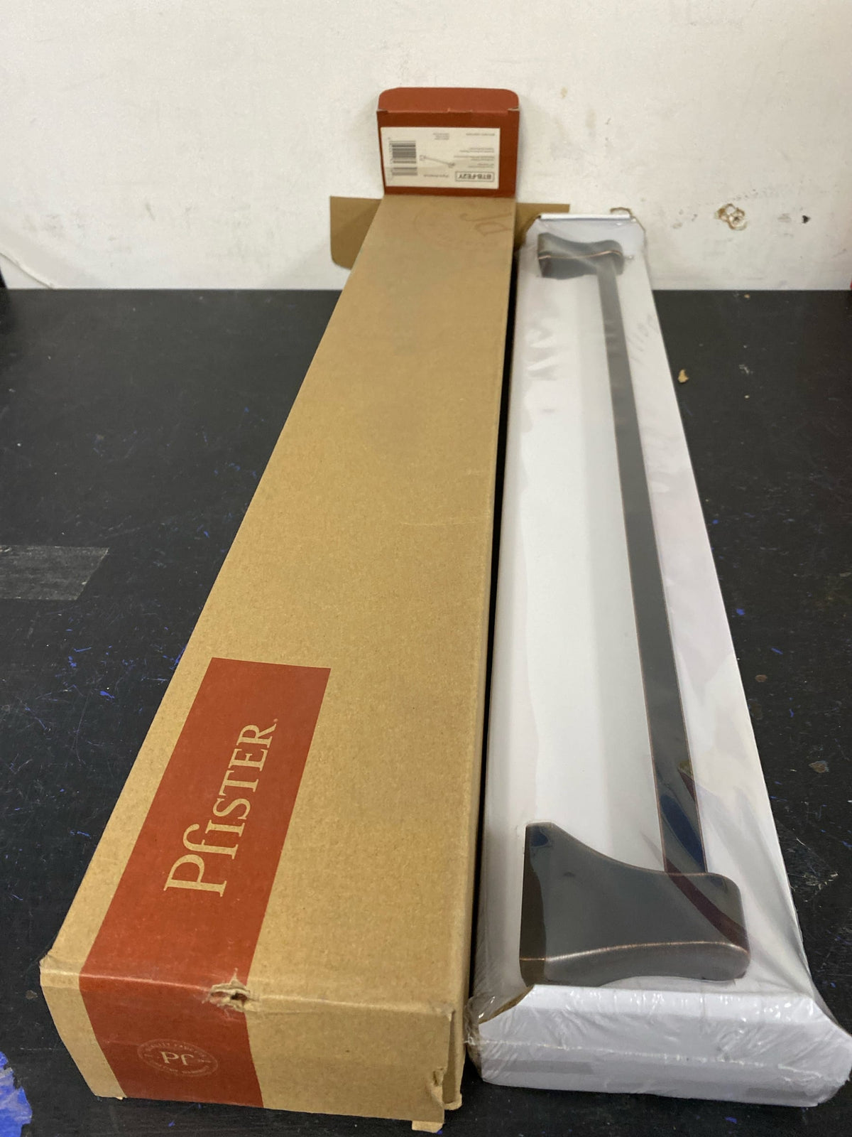 Pfister BTB-FE2Y Park Avenue 24" Towel Bar with Concealed Mountings - Tuscan Bronze