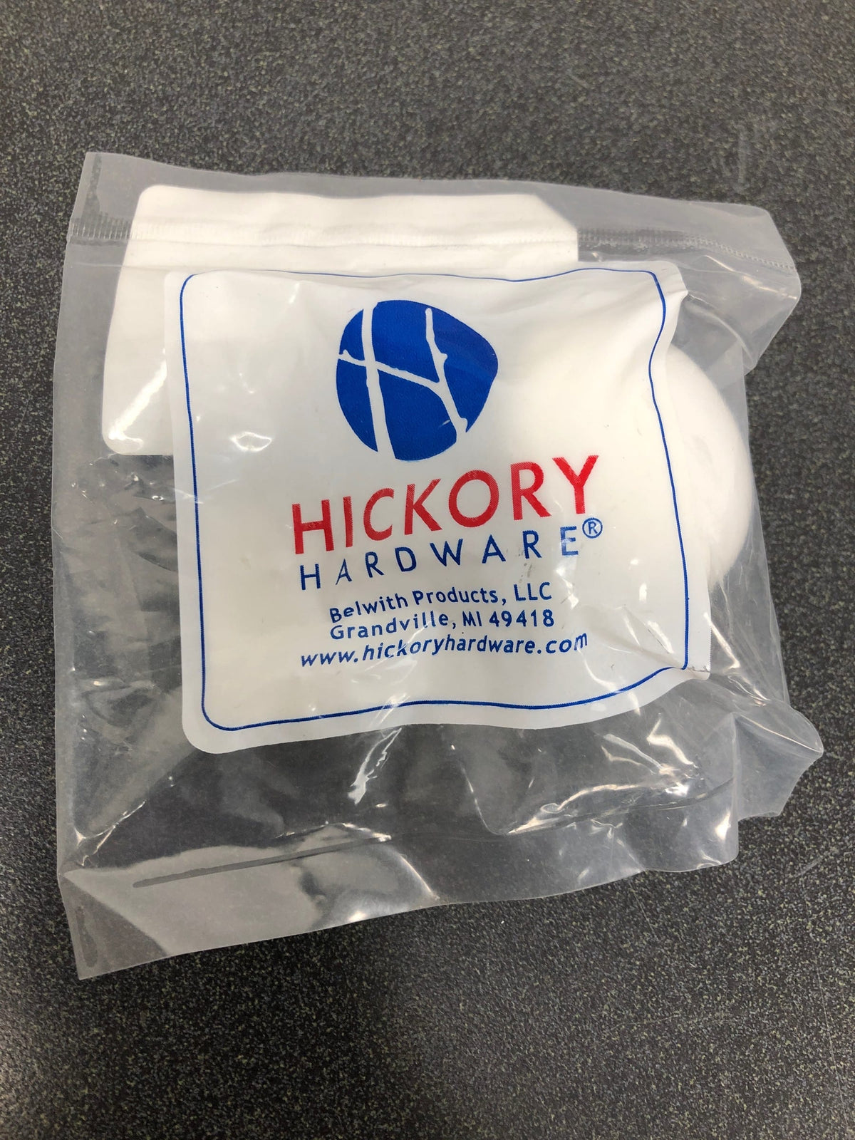 Hickory Hardware P29-W Tranquility 1-1/2 Inch Mushroom Cabinet Knob - White