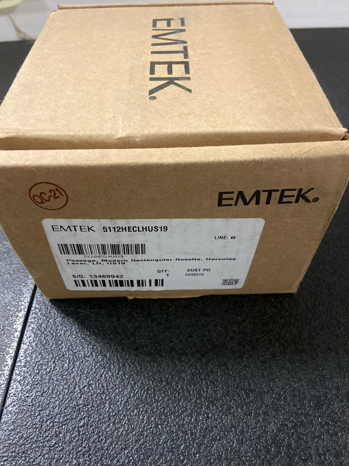 EMTEK Modern Rectangular Rosette Passage Set with Matching Finish Hercules Lever - Choice of Left/Right Handing and 7 Finishes - 5112HECLHUS19 - Left Handed (LH) - Flat Black (US19)