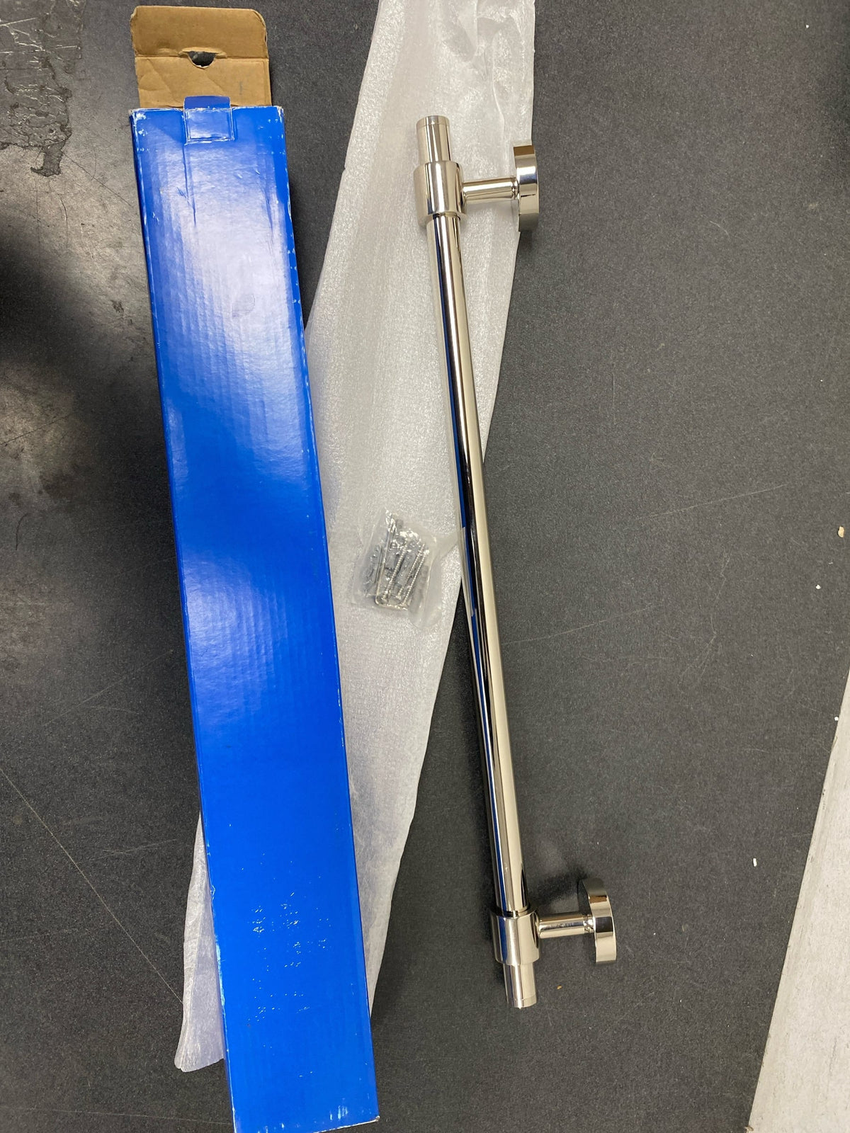 Deltana BBS2002/18-14 BBS 18" Towel Bar - Bright Nickel